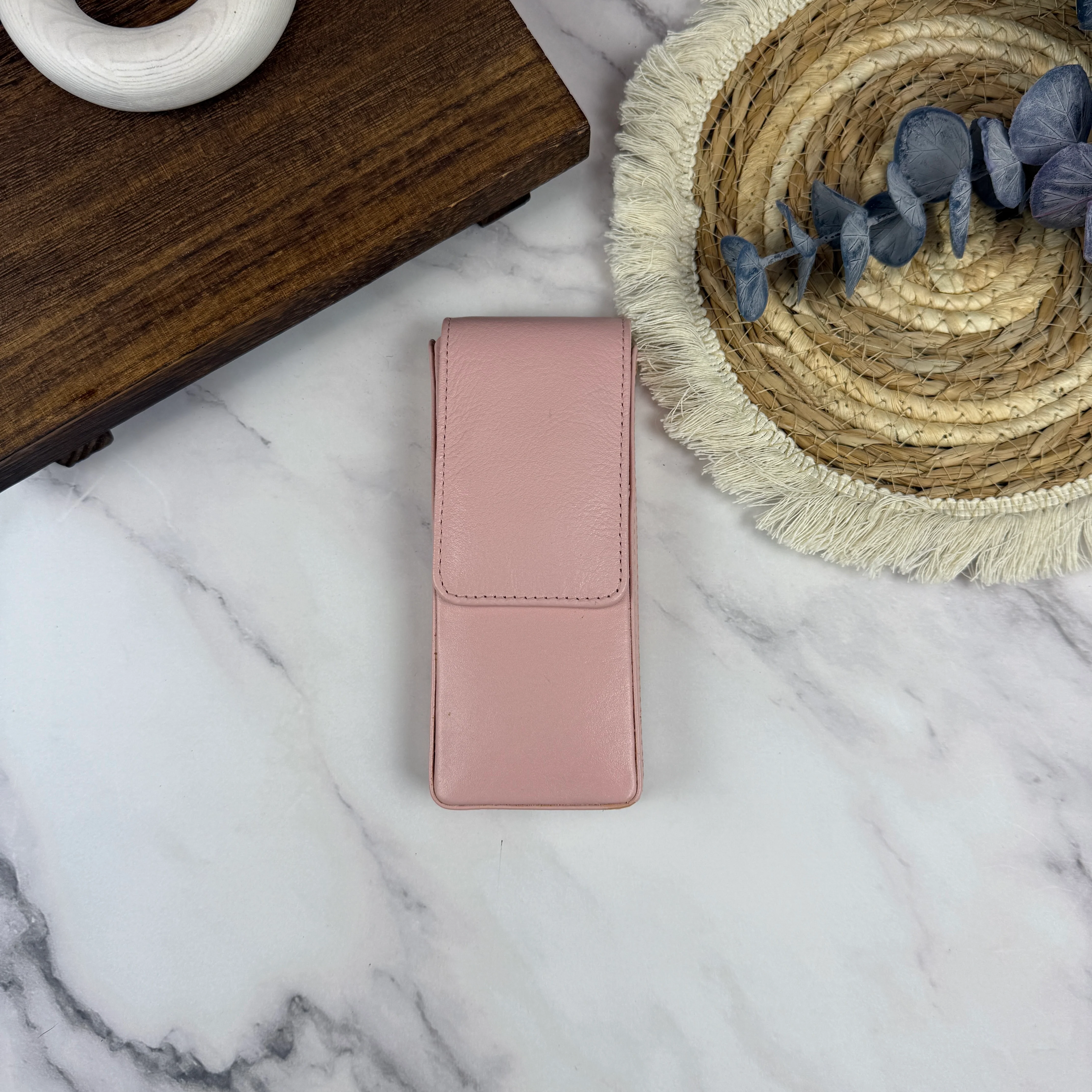 1084-girologio-triple-magnetic-closure-pen-case-in-blush-petal-2.webp Girologio Triple Magnetic Closure Pen Case in Blush Petal