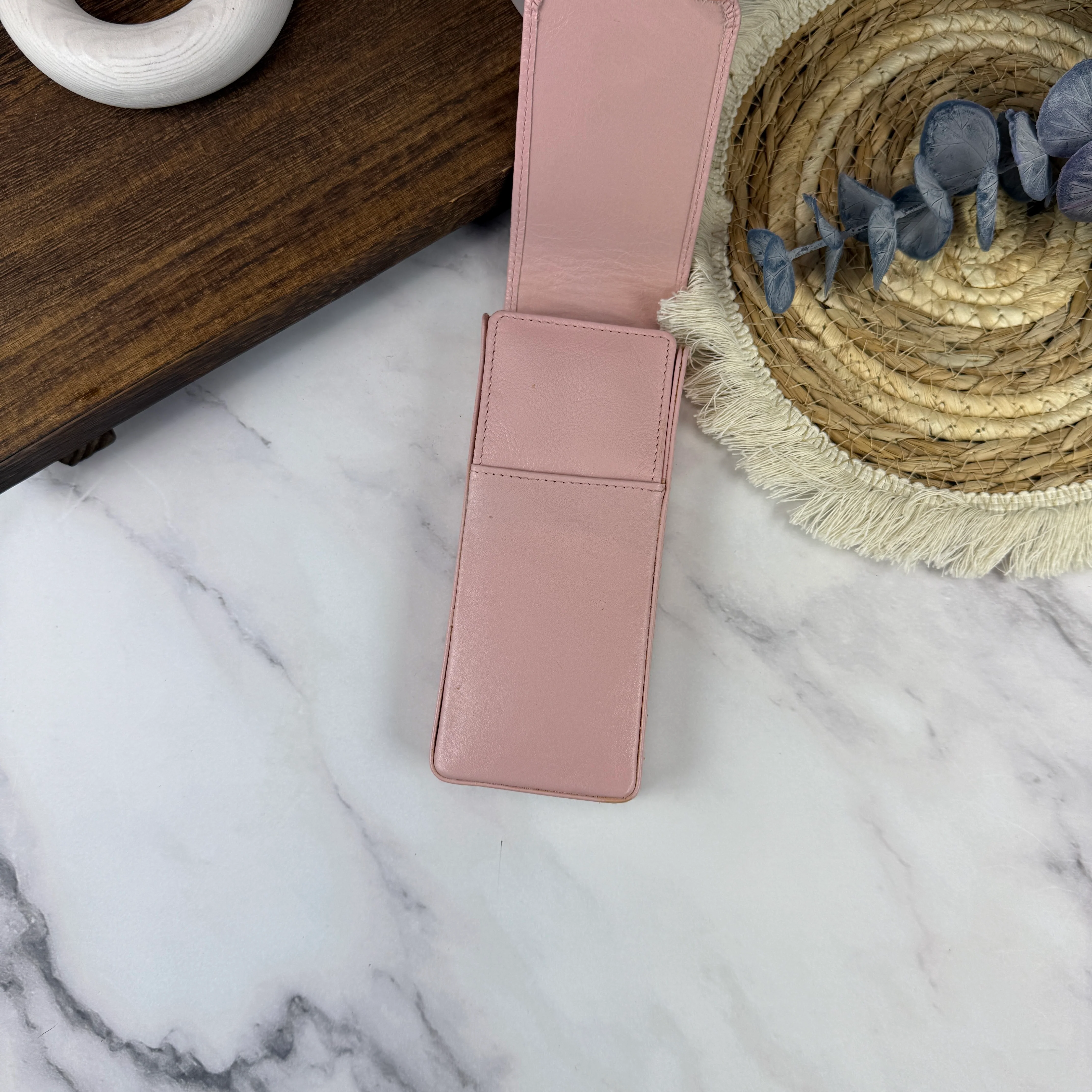 1084-girologio-triple-magnetic-closure-pen-case-in-blush-petal-3.webp Girologio Triple Magnetic Closure Pen Case in Blush Petal