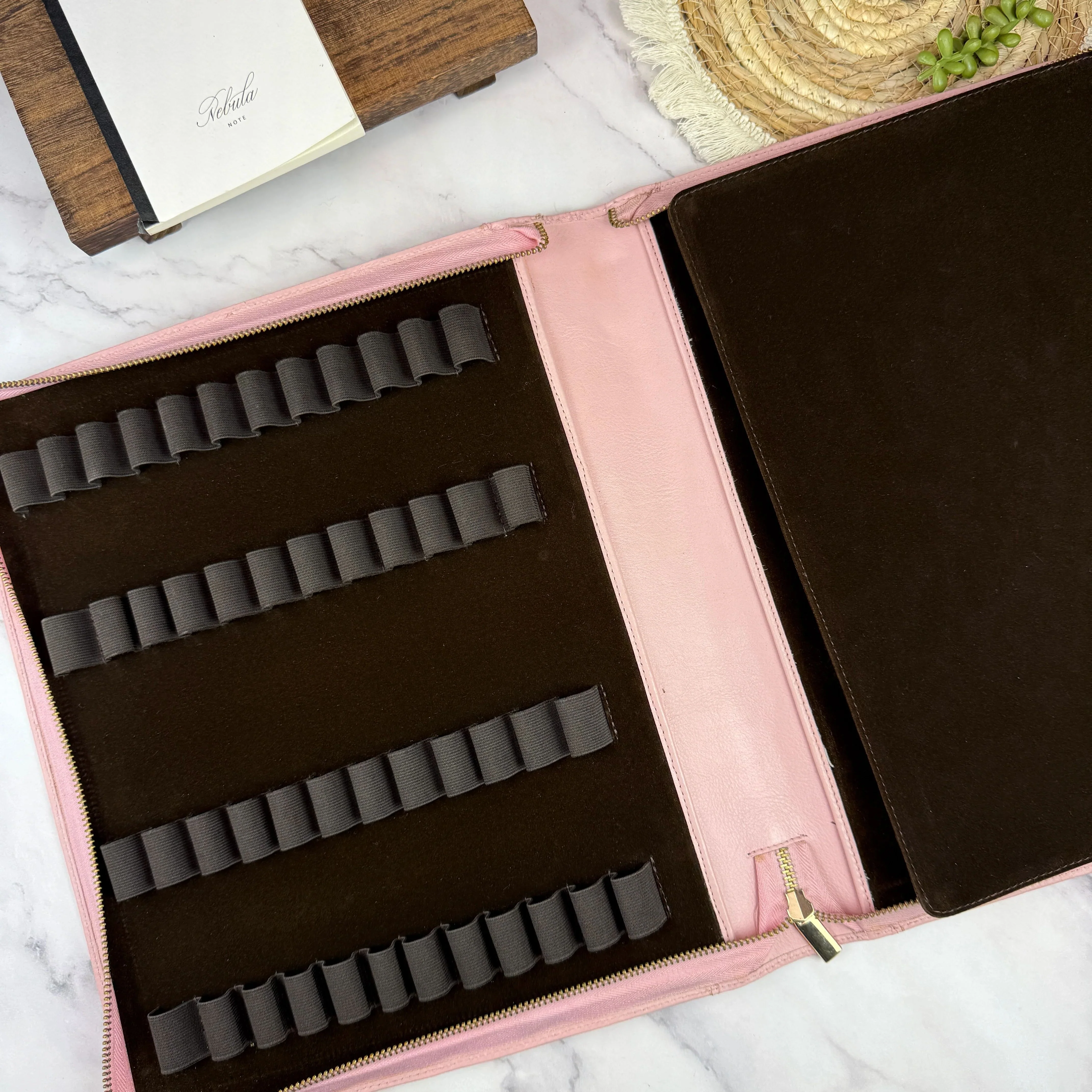 1315-girologio-48-zippered-pen-case-in-blush-petal-2.webp Girologio 48 Zippered Pen Case in Blush Petal