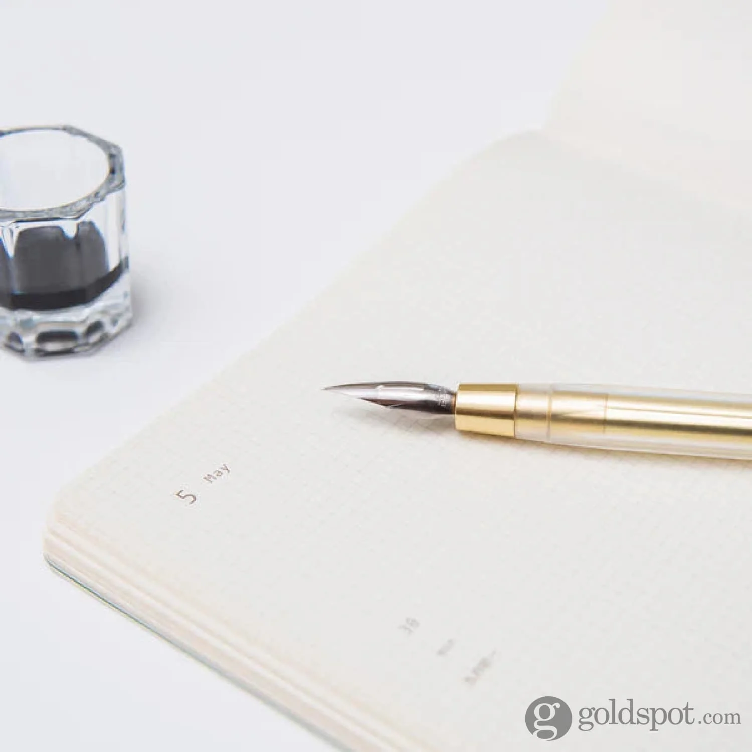 1421-ystudio-glamour-evolve-elemental-dip-pen-in-brass-gold-2.webp ystudio Glamour Evolve Elemental Dip Pen in Brass Gold