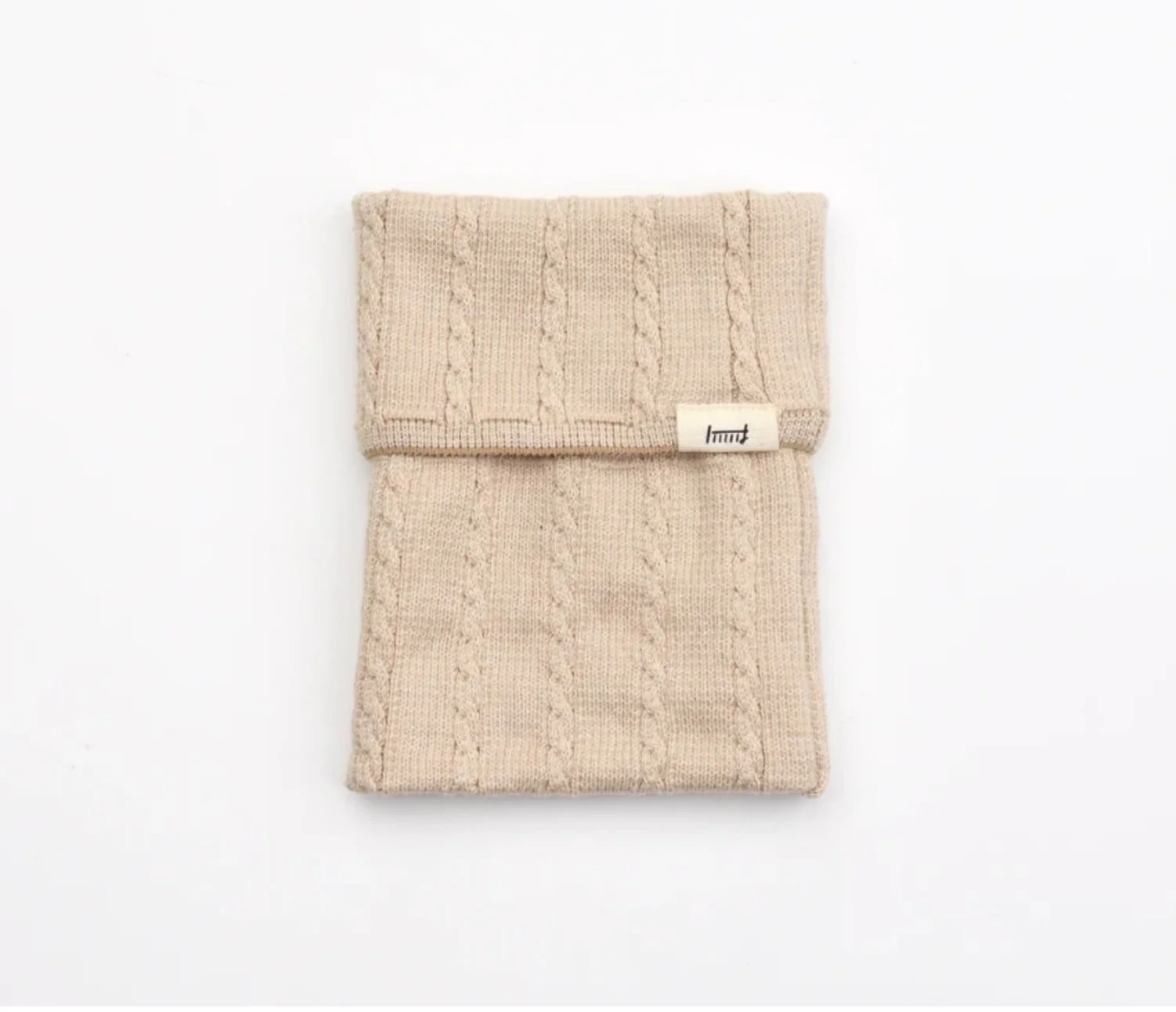 1764-midori-knitted-book-band-with-pockets-a6-to-b6-in-beige-a-1.webp Midori Knitted Book Band with Pockets A6 to B6 in Beige A