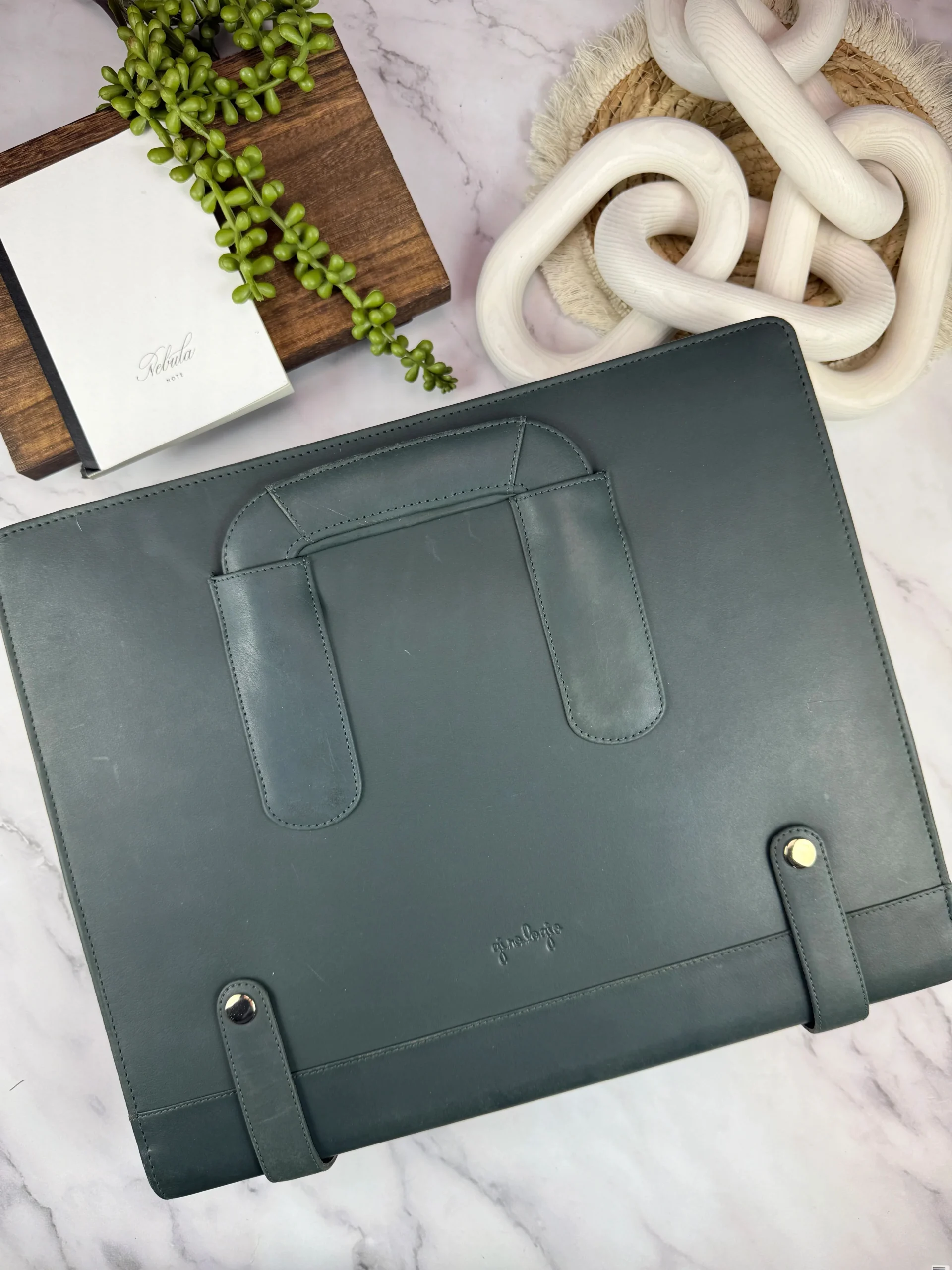 1809-girologio-96-zippered-pen-case-in-pacific-green-2.webp Girologio 96 Zippered Pen Case in Pacific Green
