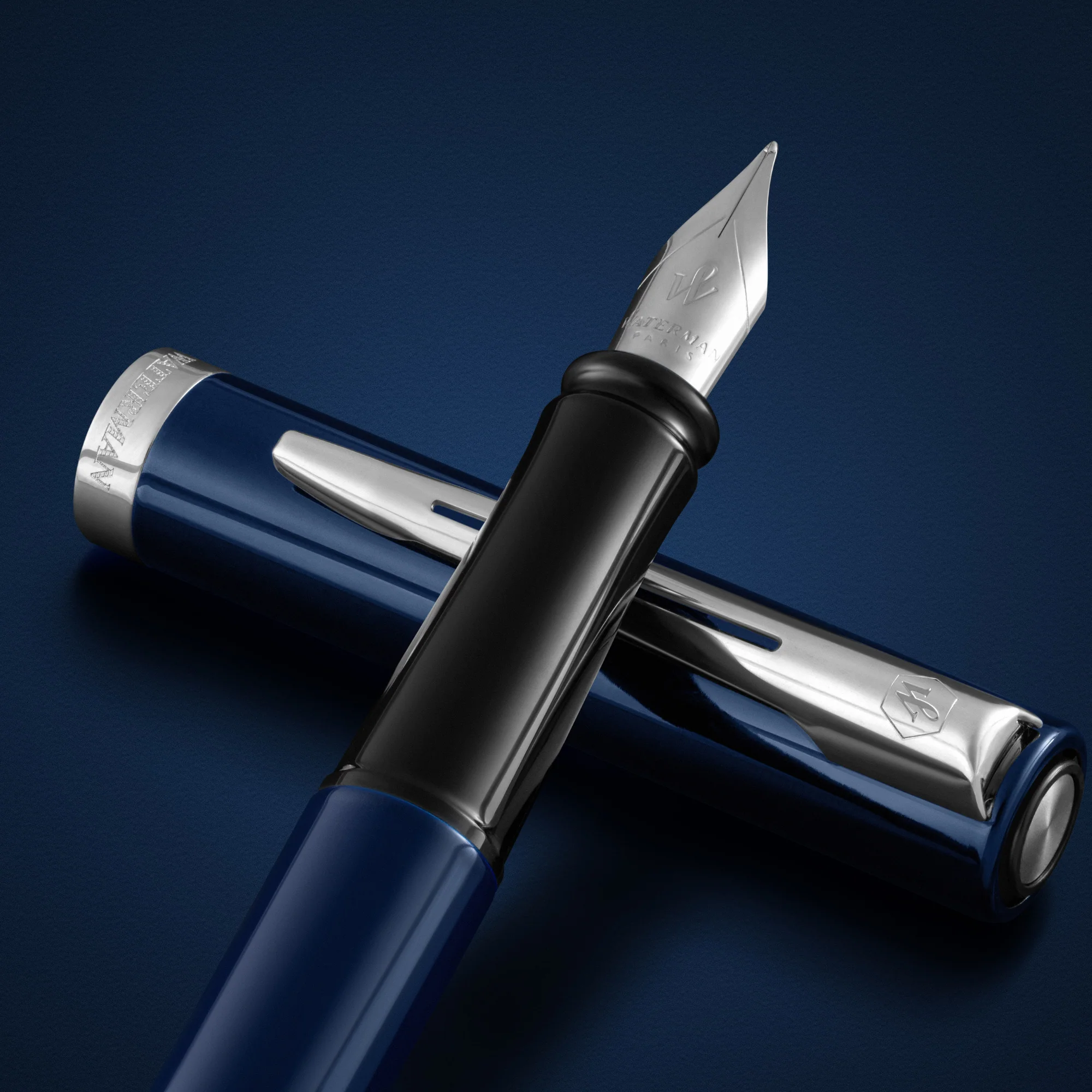 1823-waterman-impression-fountain-pen-in-blue-with-palladium-coated-fine-point-10.webp Waterman Impression Fountain Pen in Blue with Palladium Coated - Fine Point