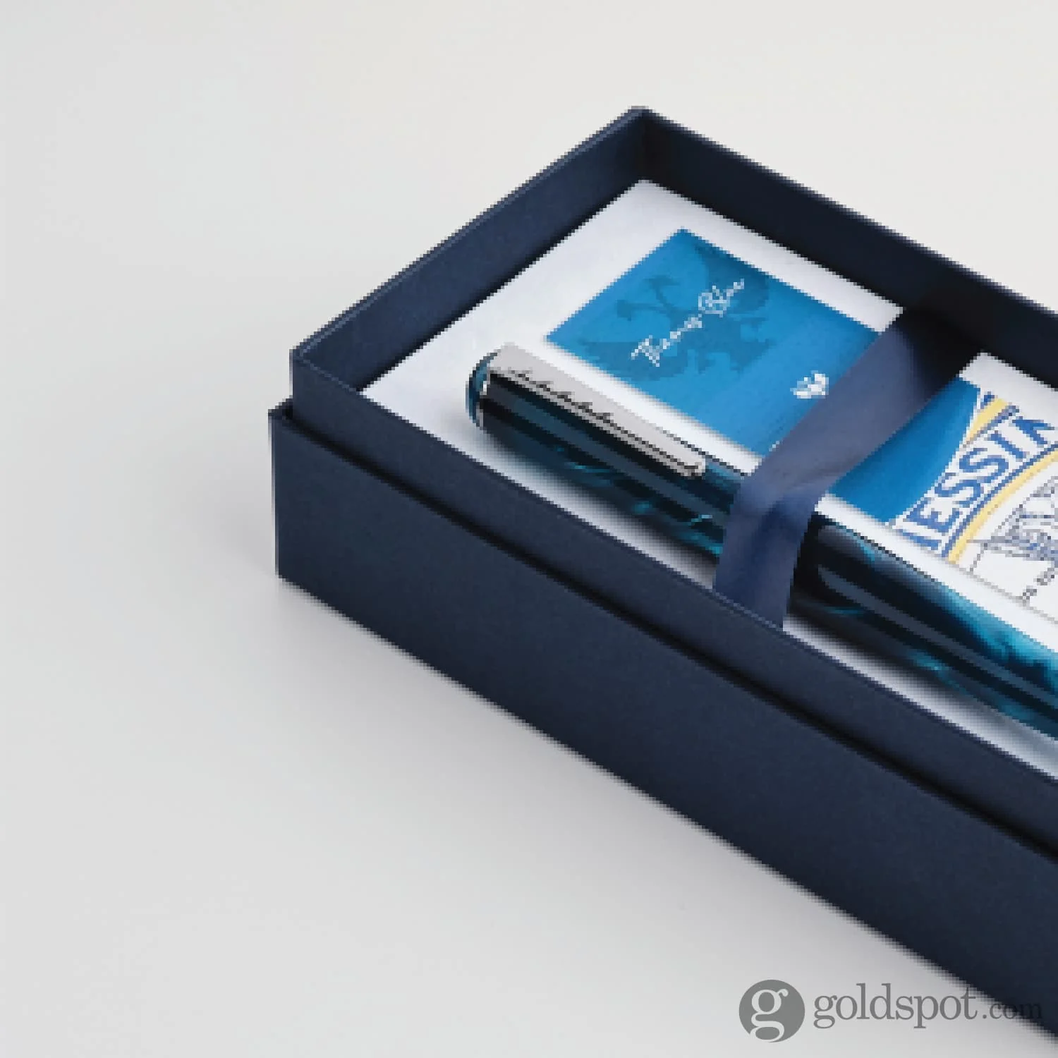 Tom Hessin Charles Fountain Pen in Thames Blue