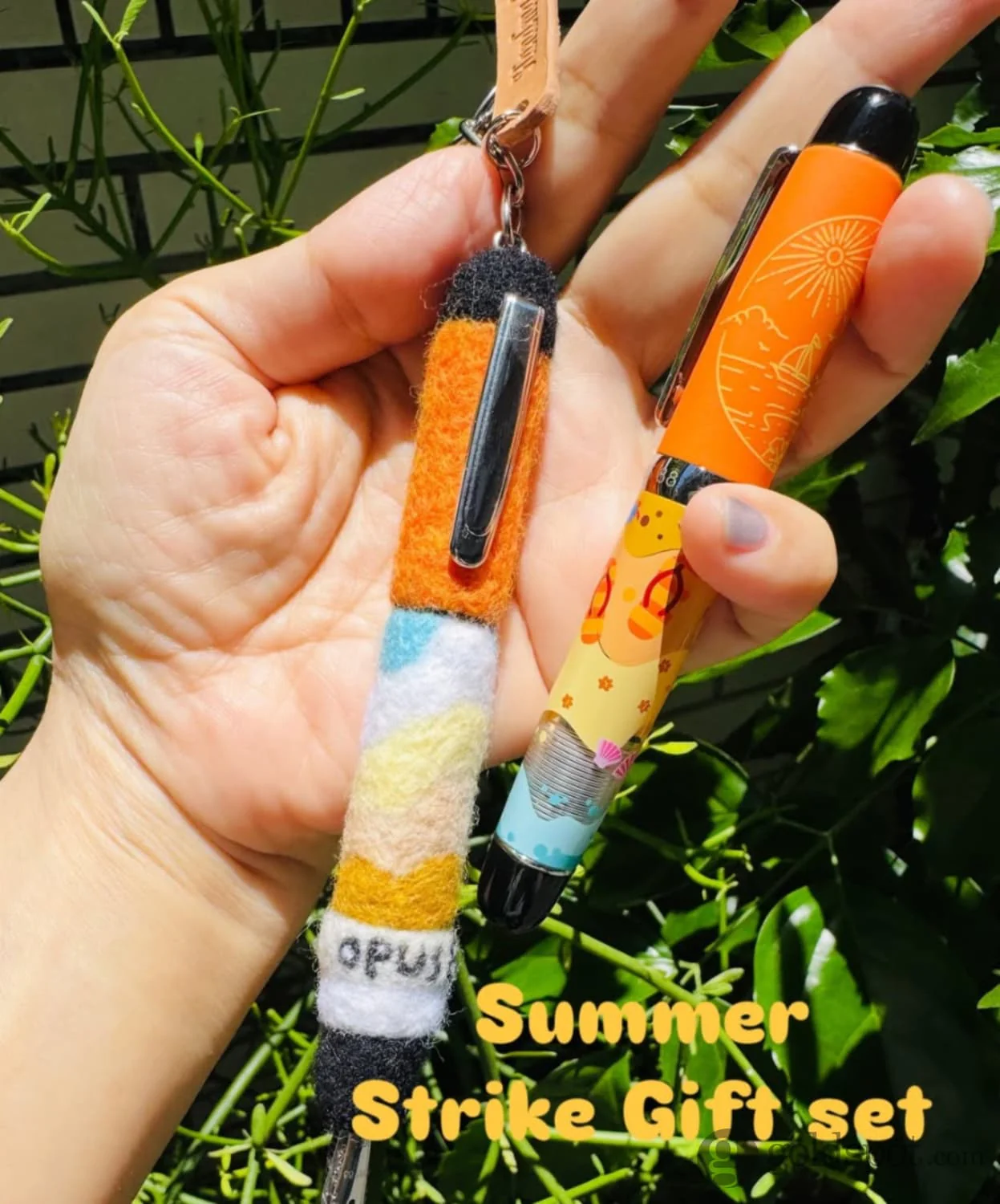 1881-opus-88-mini-summer-strike-keychain-charm-gift-set-5.webp Opus 88 Mini Summer Strike Keychain Charm Gift Set