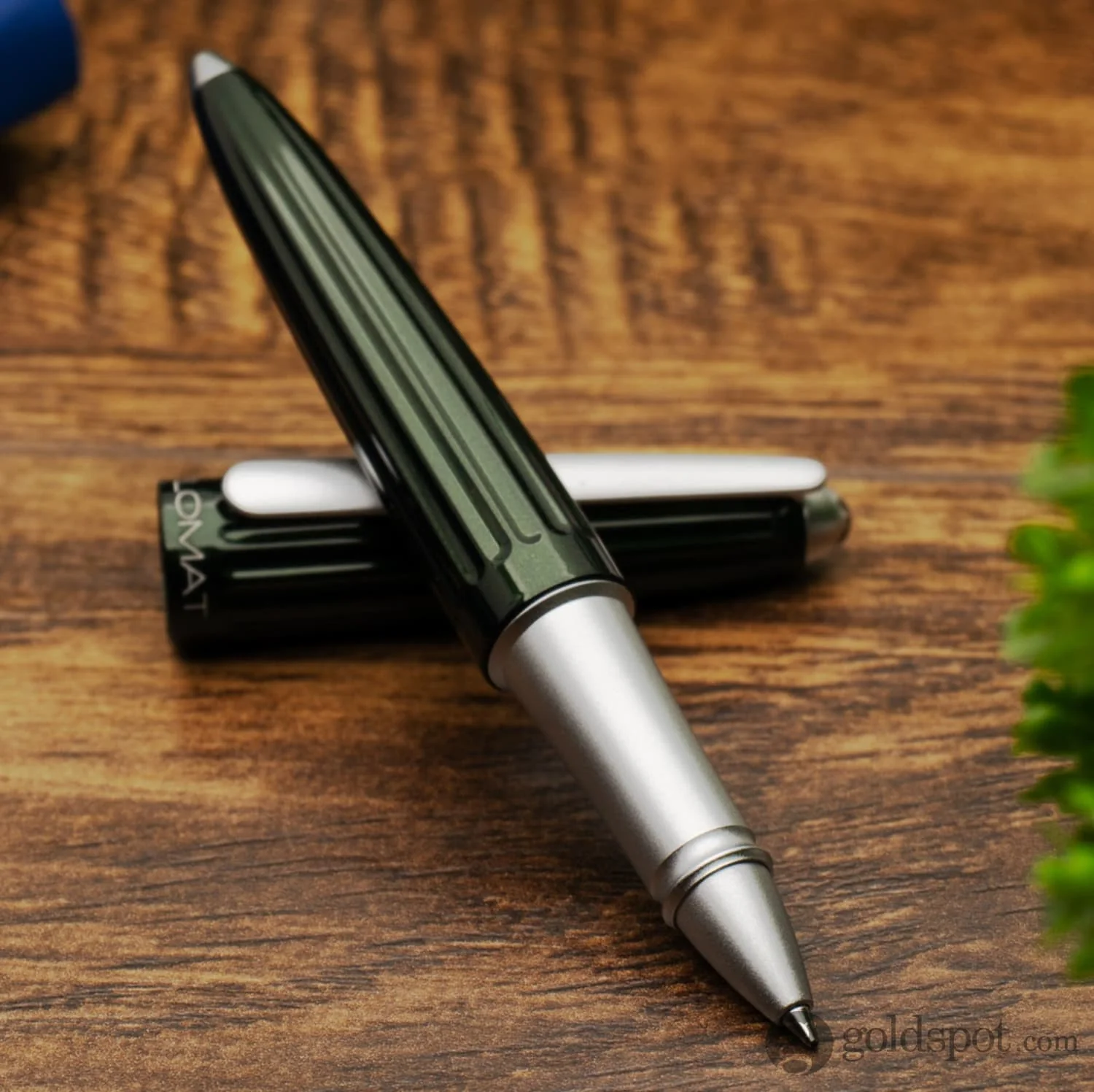 Diplomat Aero Rollerball Pen in Evergreen