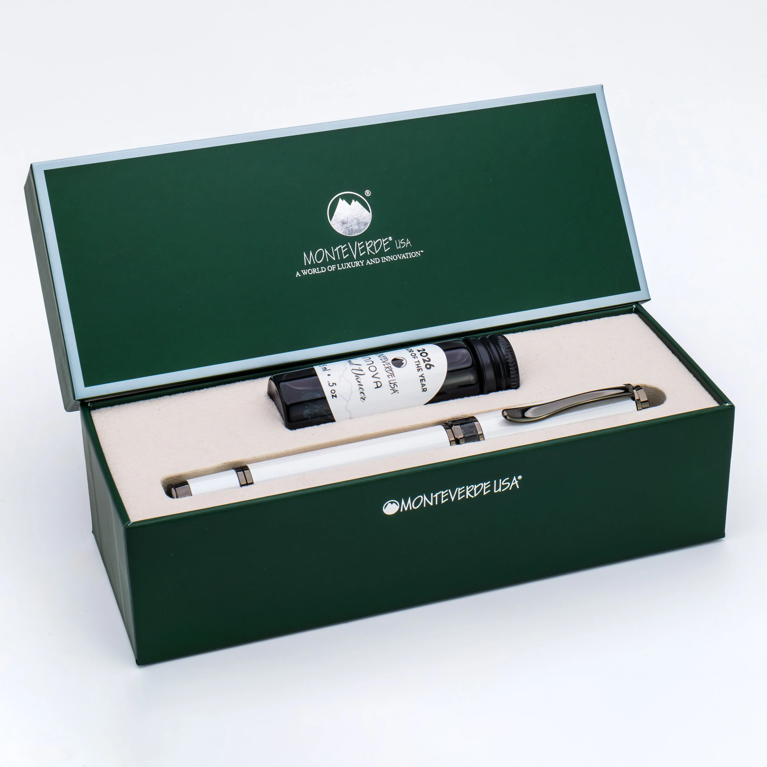 2966-monteverde-innova-fountain-pen-in-2026-cloud-dancer-in-gunmetal-trim-limited-edition-2.webp Monteverde Innova Fountain Pen in 2026 Cloud Dancer in Gunmetal Trim - Limited Edition