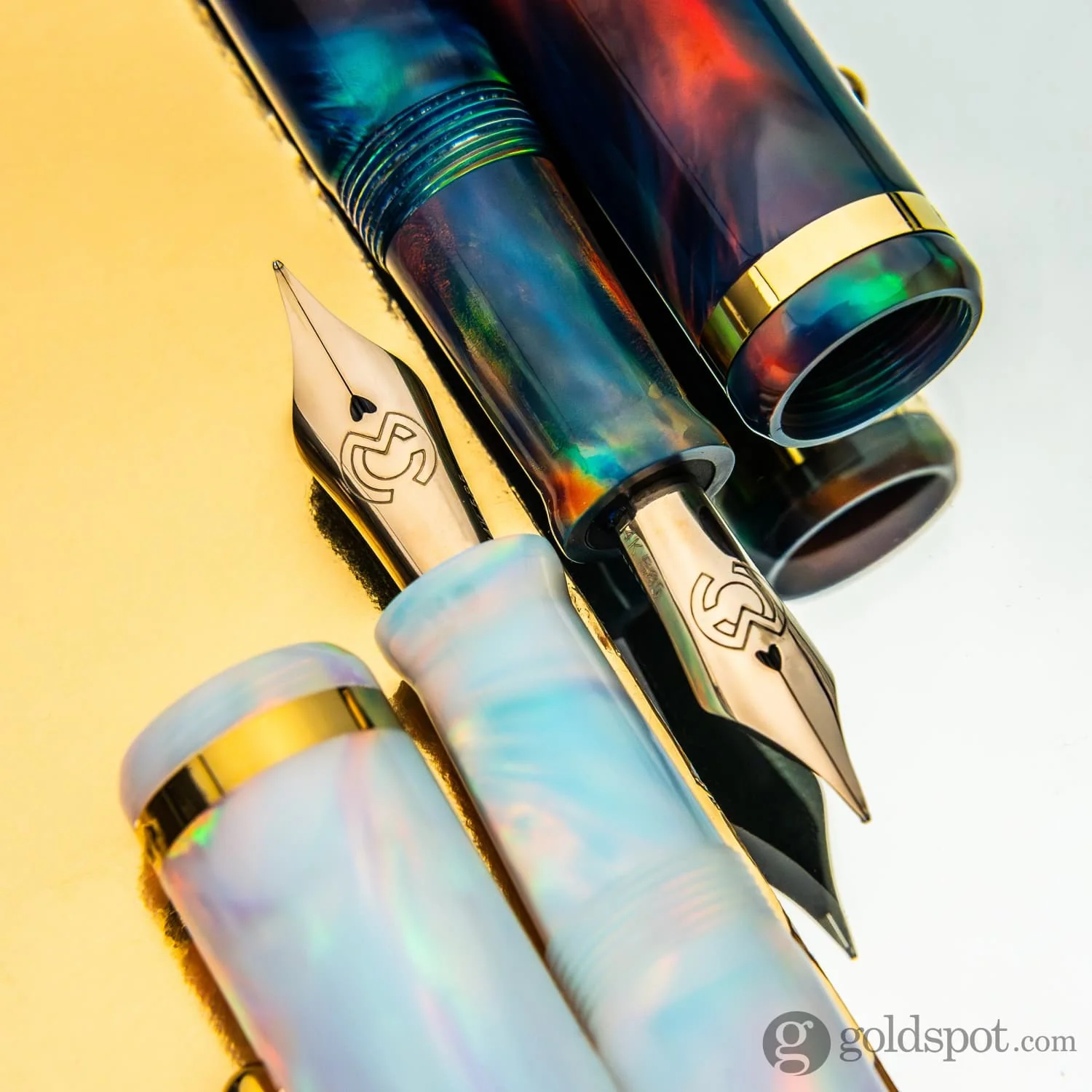 3-magna-carta-mag-650-fountain-pen-in-oparex-lava-black-14kt-gold-flex-nib-11.webp Magna Carta MAG 650 Fountain Pen in OPAREX Lava Black - 14kt Gold Flex Nib