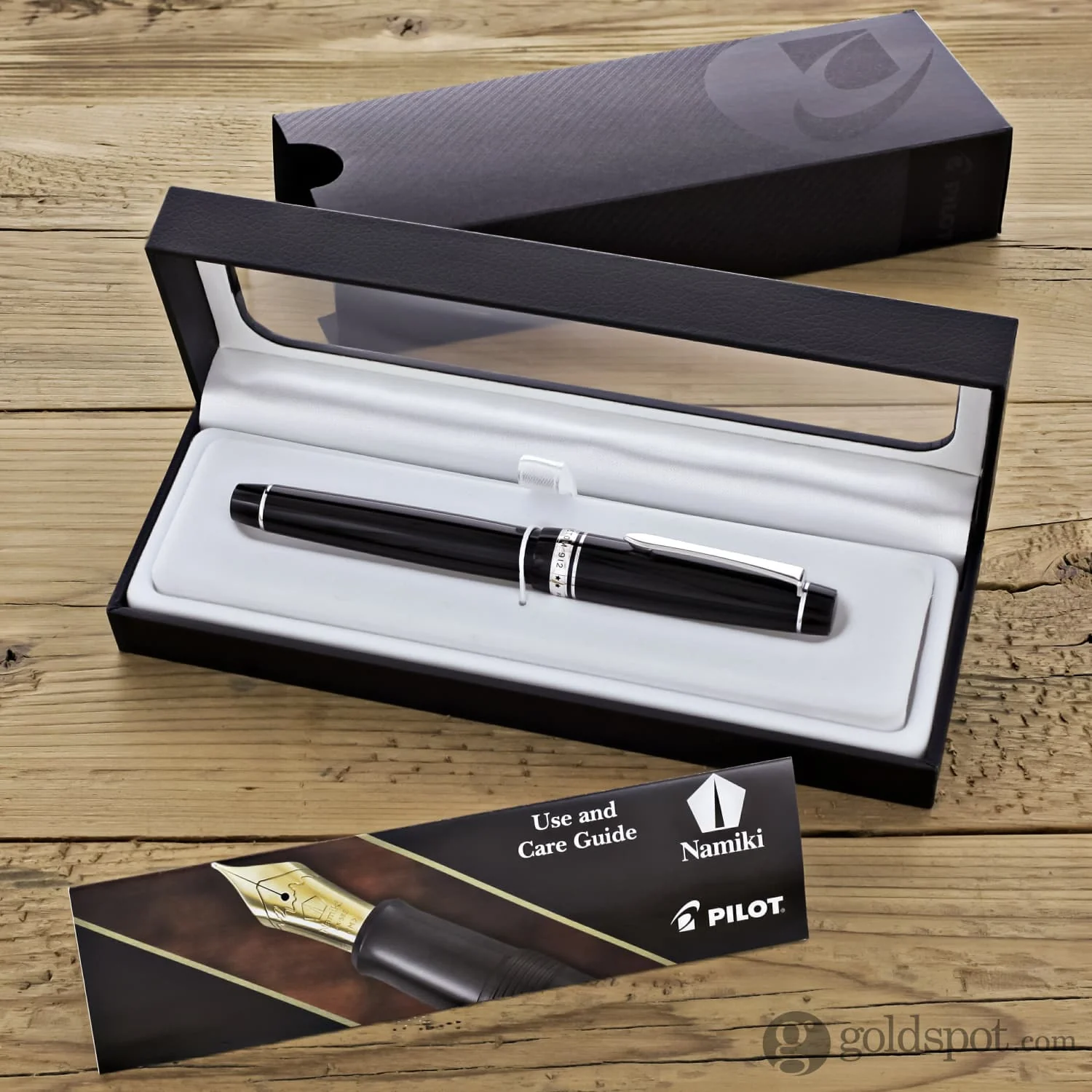 3828-pilot-custom-912-fountain-pen-in-black-rhodium-14k-gold-8.webp Pilot Custom 912 Fountain Pen in Black & Rhodium - 14K Gold