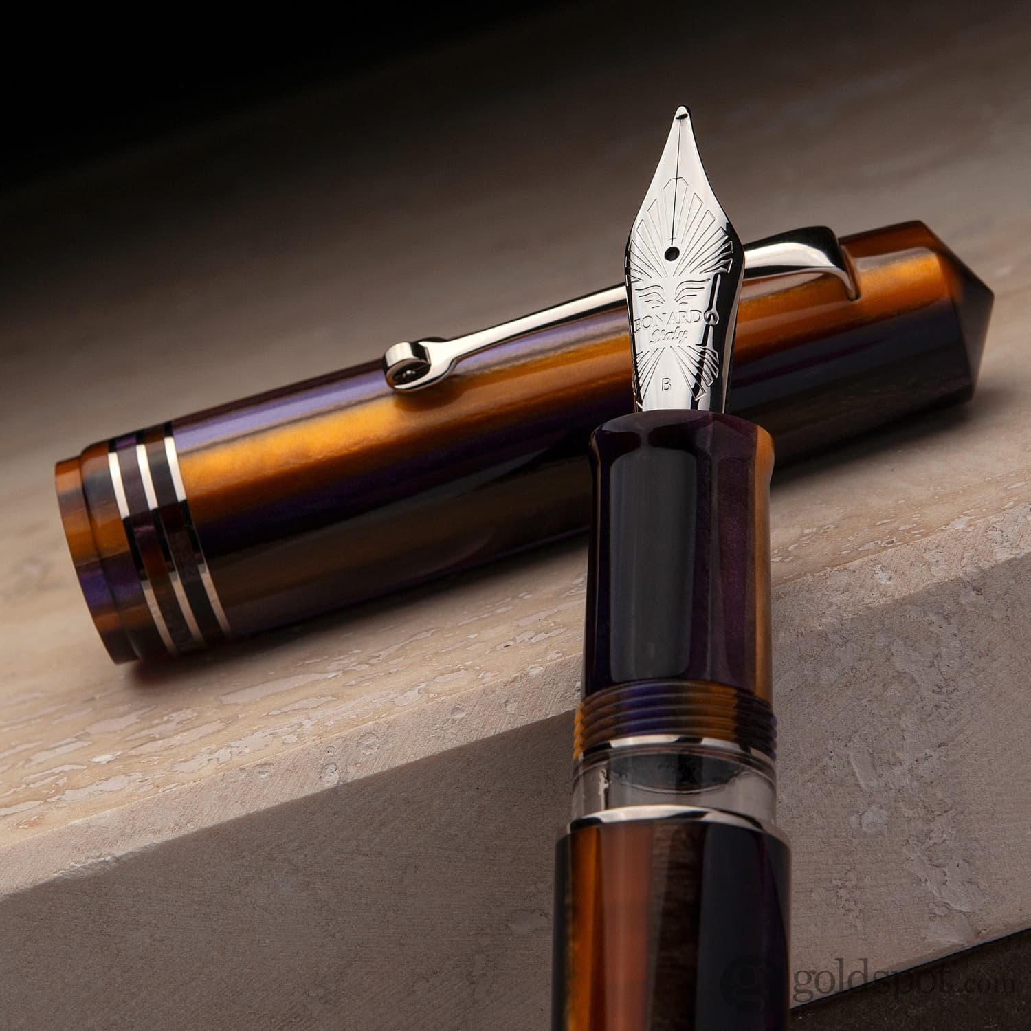 3876-leonardo-momento-zero-grande-2.0-fountain-pen-in-sea-anemone-3.jpg Leonardo Momento Zero Grande 2.0 Fountain Pen in Sea Anemone
