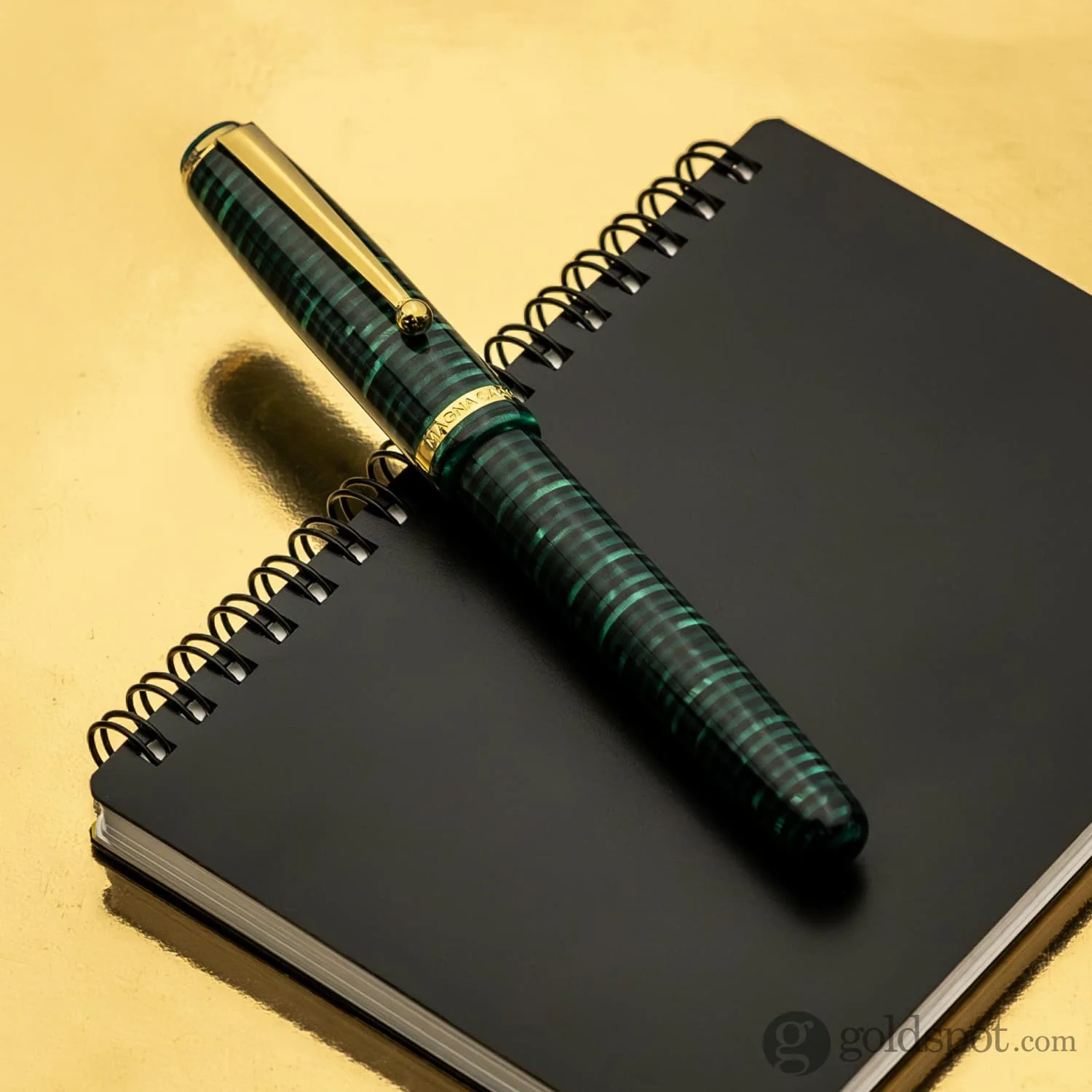 Magna Carta MAG 650 Fountain Pen in Malachite - 14kt Gold Flex Nib