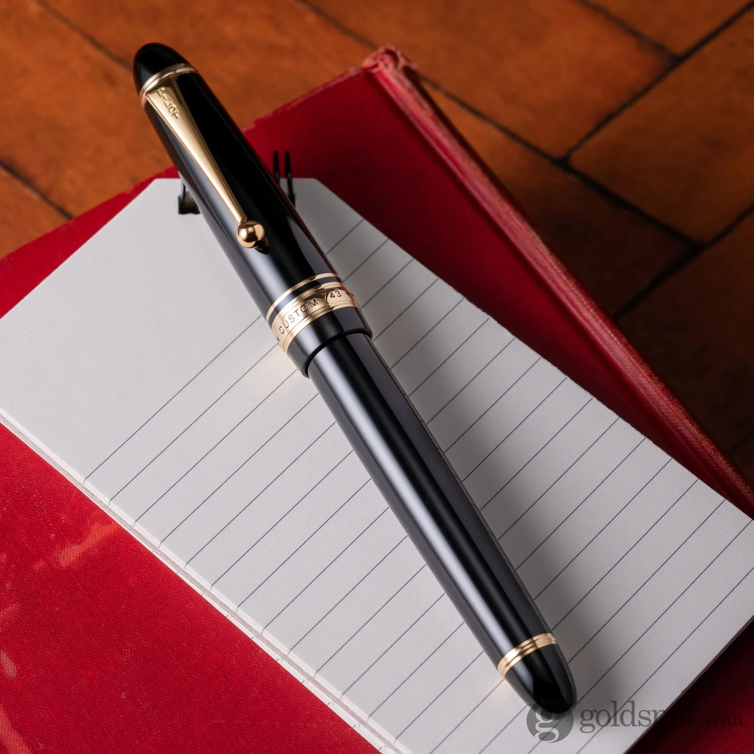 Pilot Custom 743 Fountain Pen in Black with Gold trim - 14kt Gold