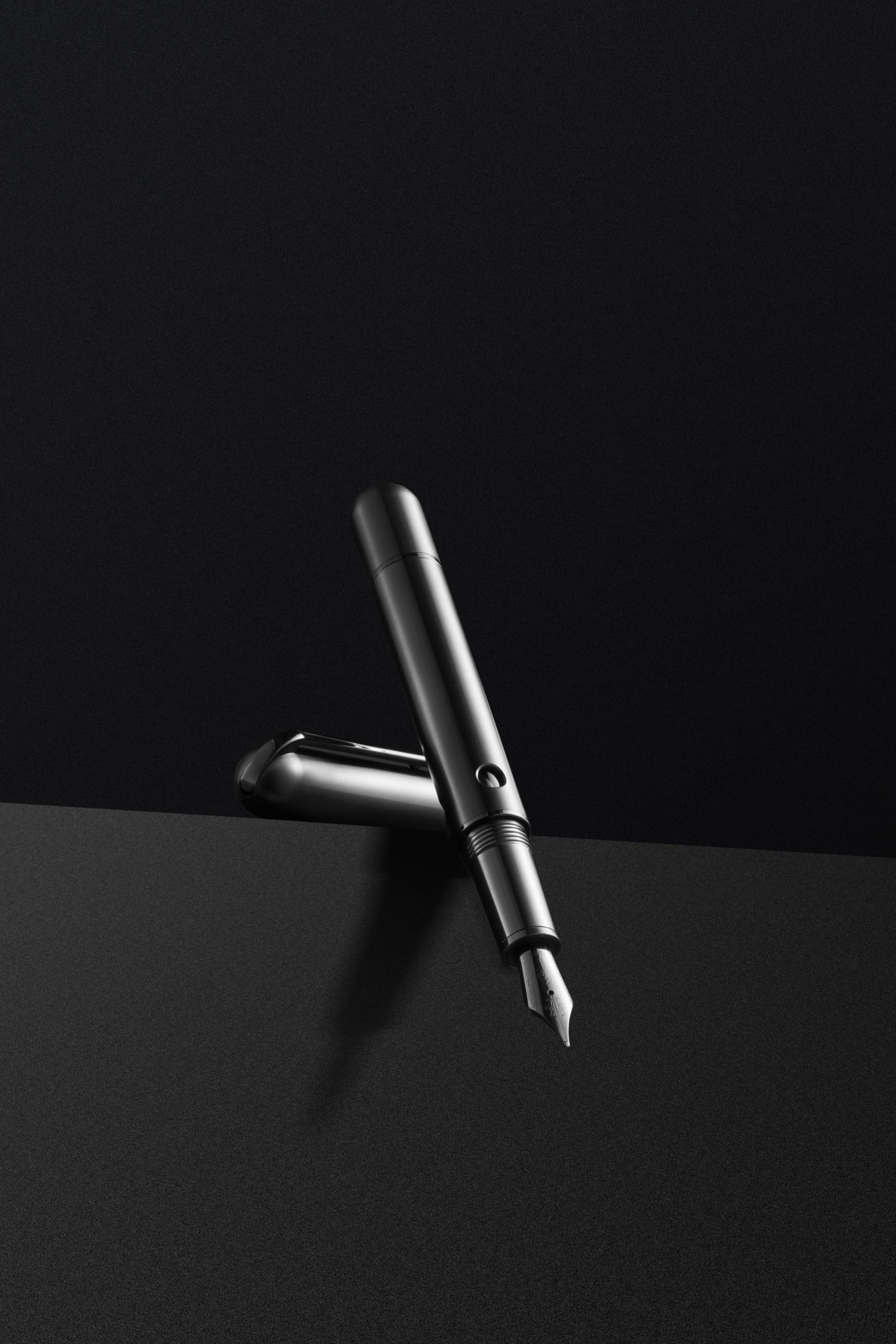 3935-nahvalur-nautilus-fountain-pen-in-ti-black-10.jpg Nahvalur Nautilus Fountain Pen in Ti Black