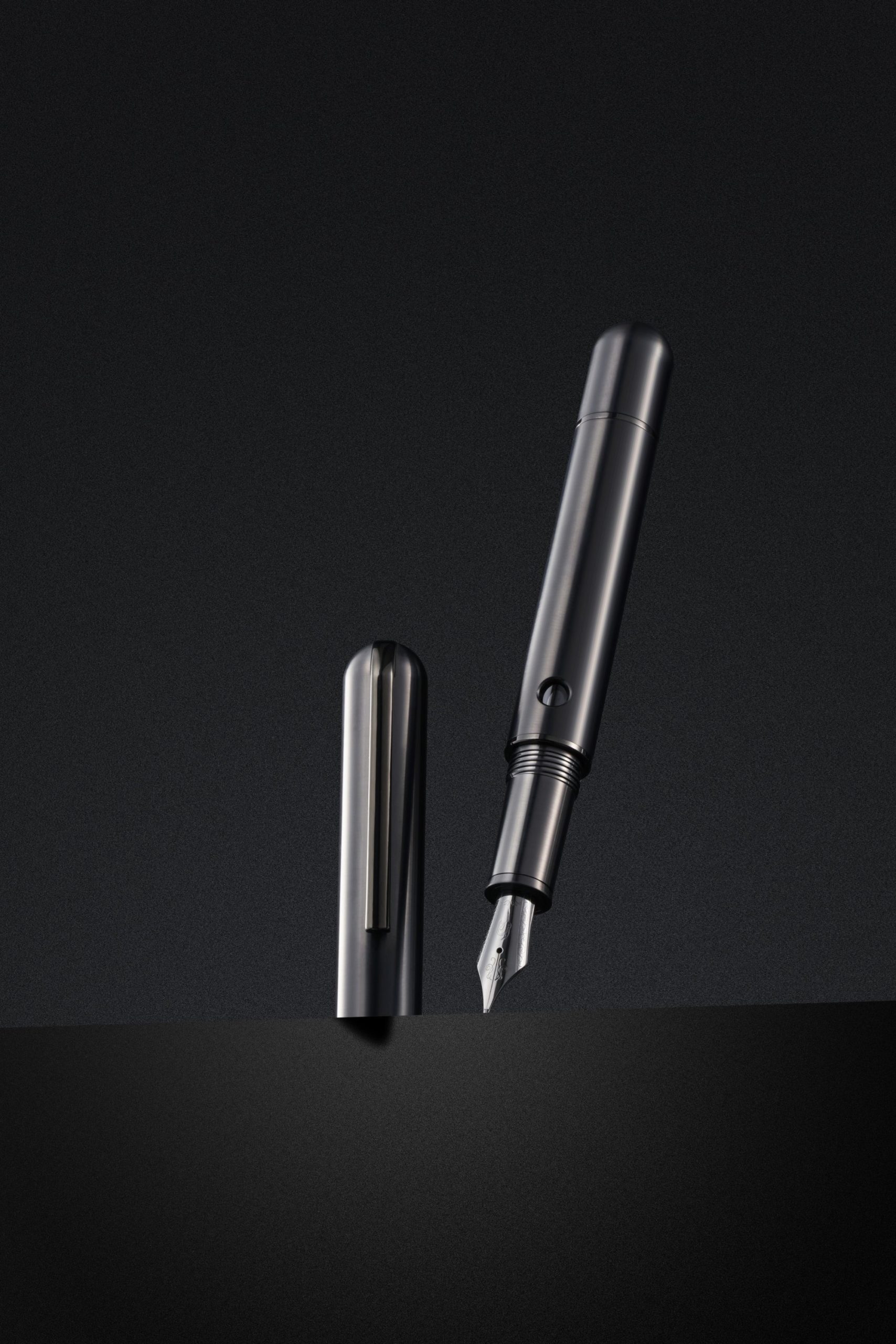 3935-nahvalur-nautilus-fountain-pen-in-ti-black-11.jpg Nahvalur Nautilus Fountain Pen in Ti Black