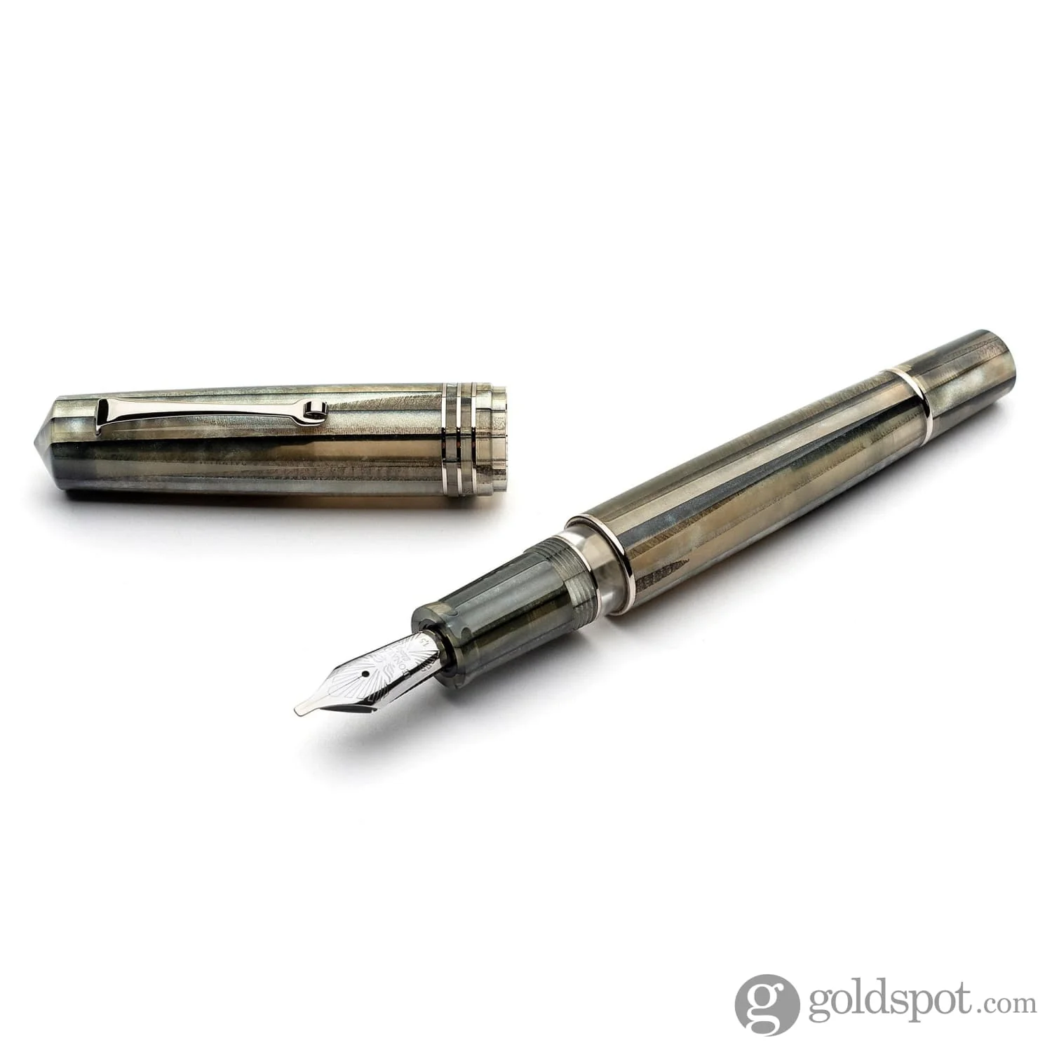 Leonardo Momento Zero Grande 2.0 Fountain Pen in Sand