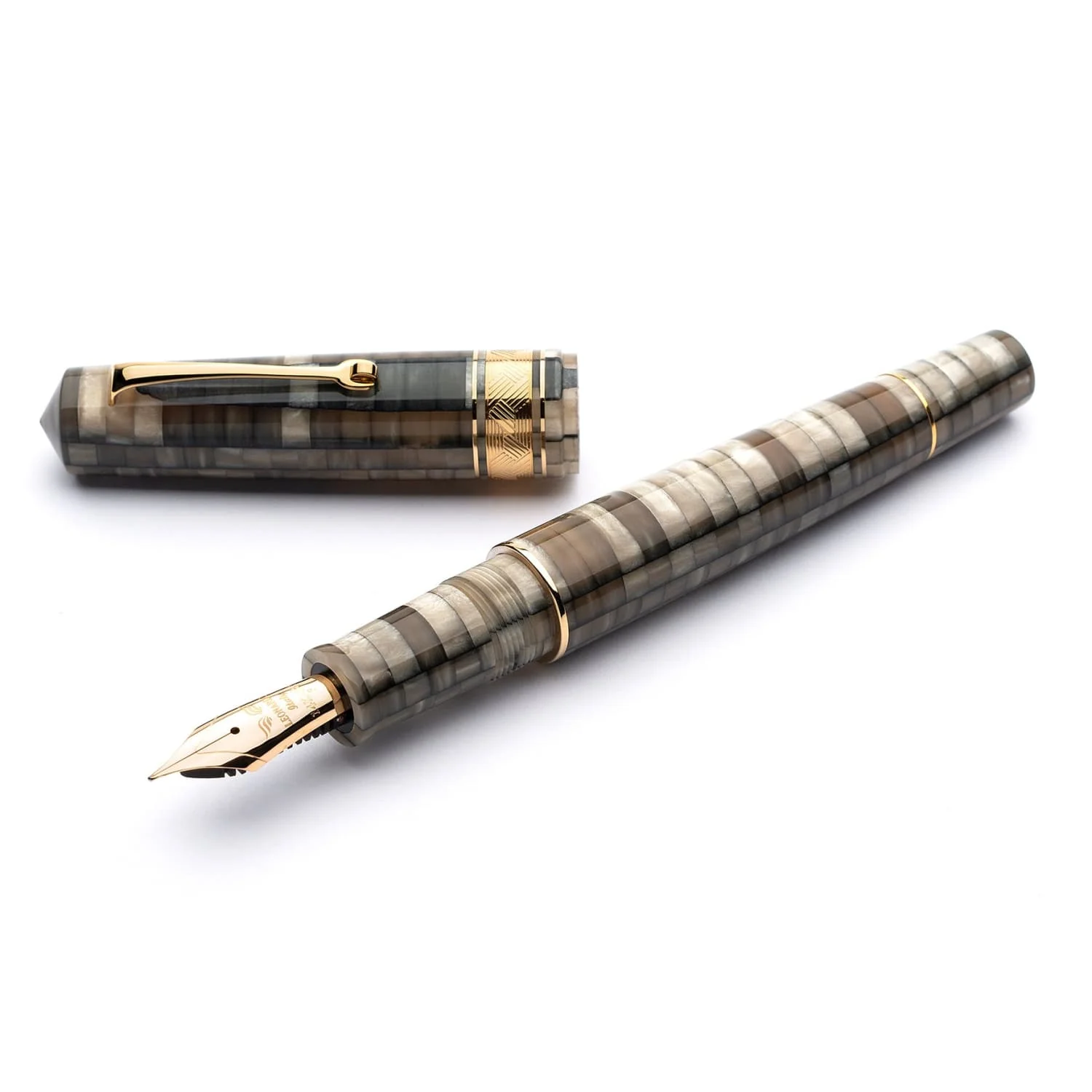 4045-leonardo-mosaico-fountain-pen-in-chiaroscuro-14kt-gold-nib-1.webp Leonardo Mosaico Fountain Pen in Chiaroscuro - 14kt Gold Nib