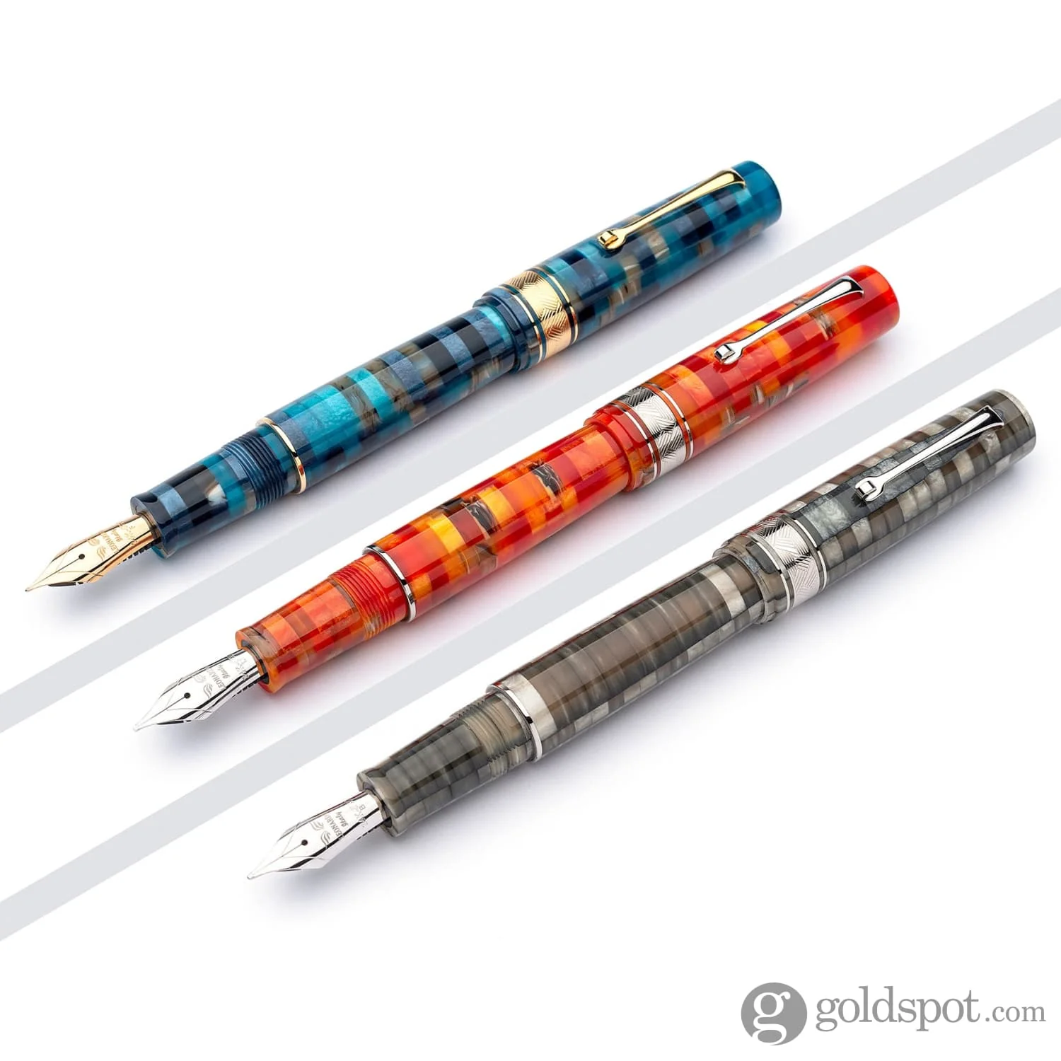 4045-leonardo-mosaico-fountain-pen-in-chiaroscuro-14kt-gold-nib-10.webp Leonardo Mosaico Fountain Pen in Chiaroscuro - 14kt Gold Nib