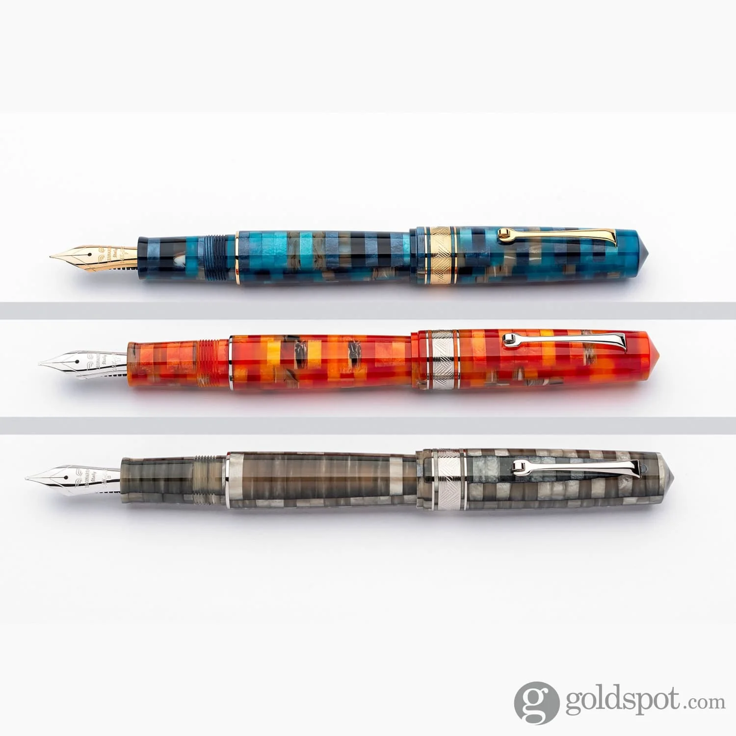4045-leonardo-mosaico-fountain-pen-in-chiaroscuro-14kt-gold-nib-9.webp Leonardo Mosaico Fountain Pen in Chiaroscuro - 14kt Gold Nib