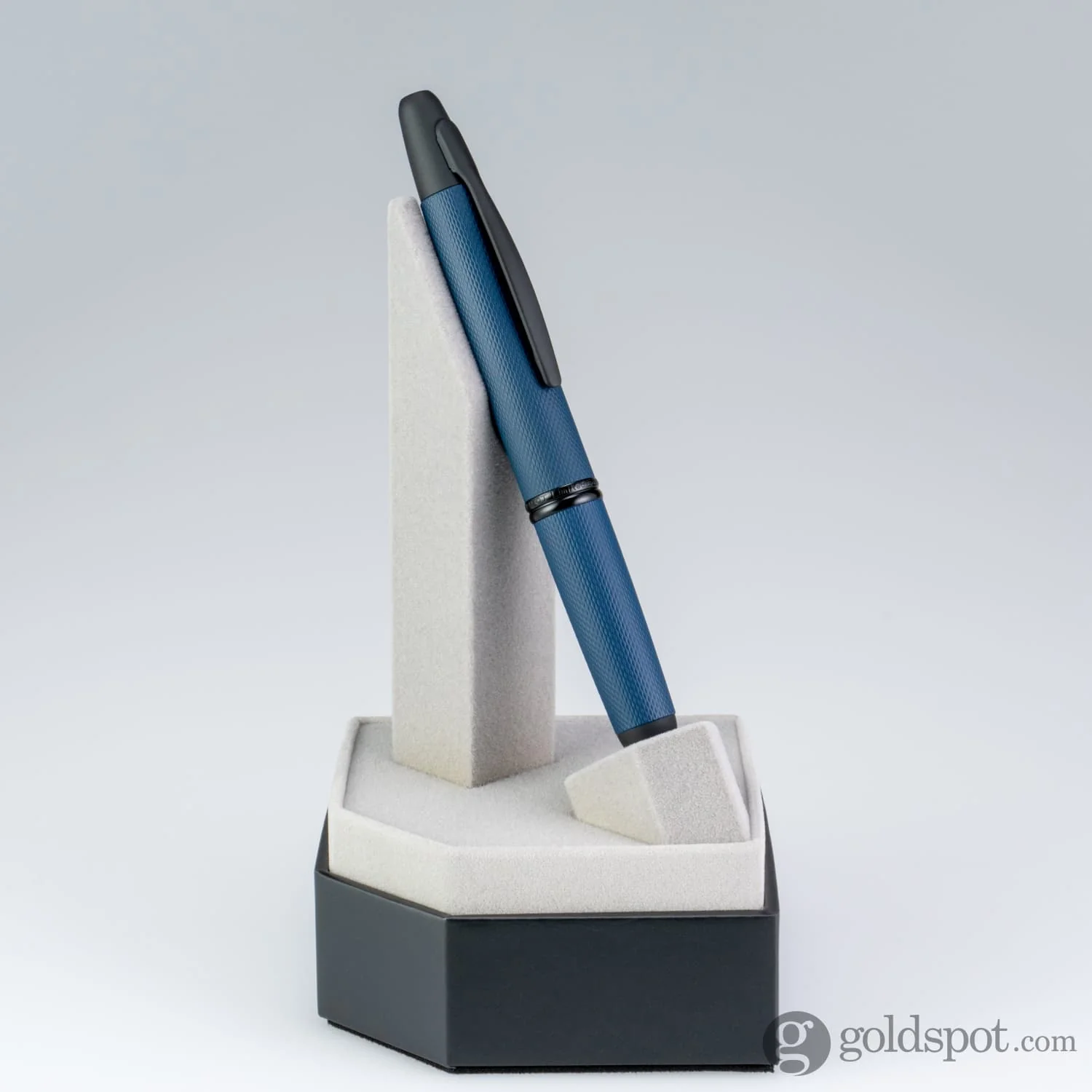 Pilot Vanishing Point 2025 Limited Edition Fountain Pen in Link Midnight - Medium 18K Gold Nib