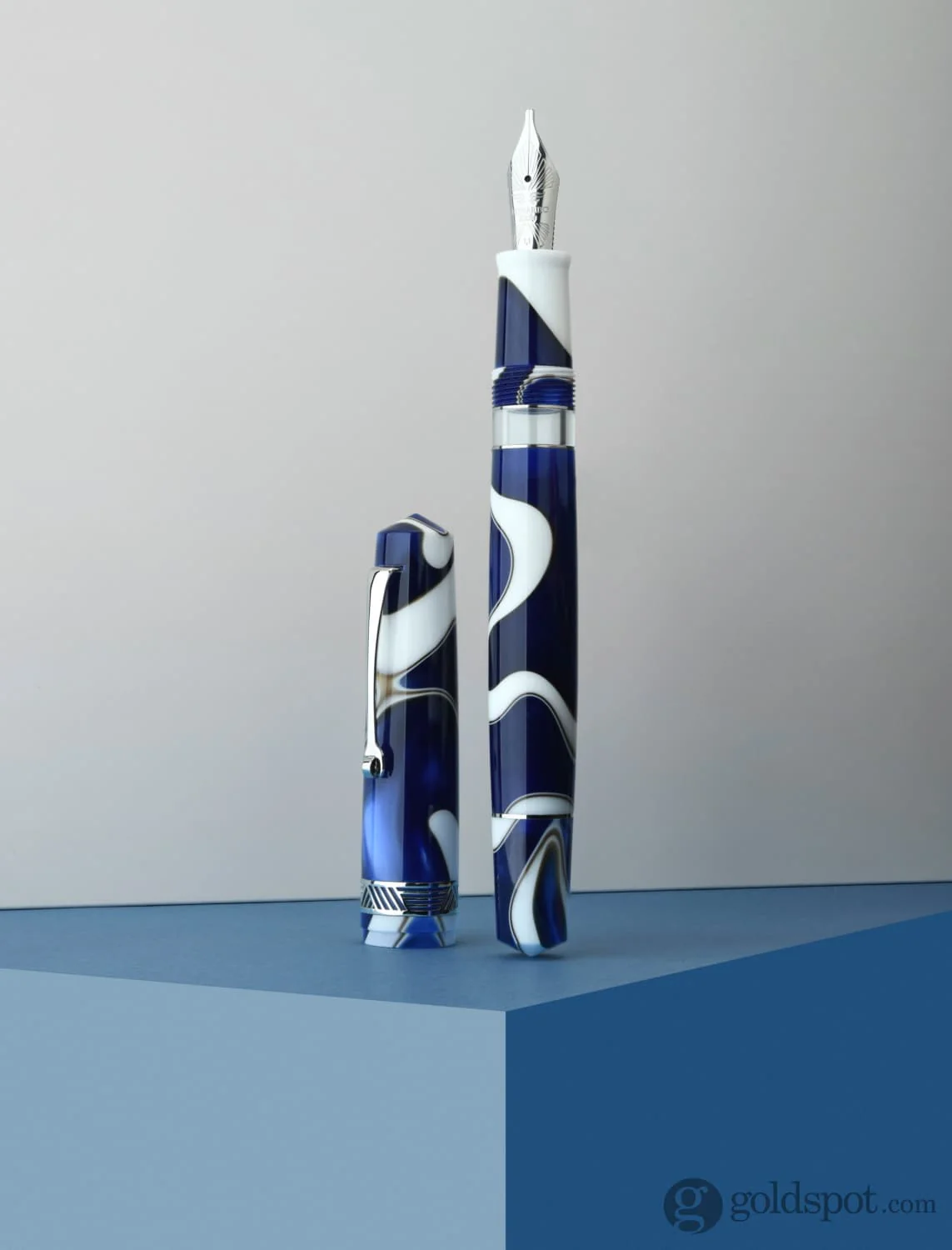 Leonardo Momento Magico Fountain Pen in Onda Blu