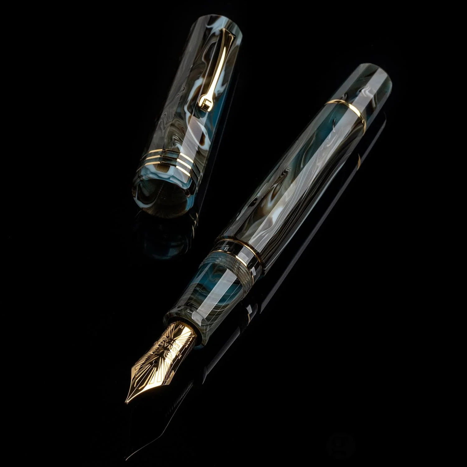 Leonardo Dodici Fountain Pen in Magmatica