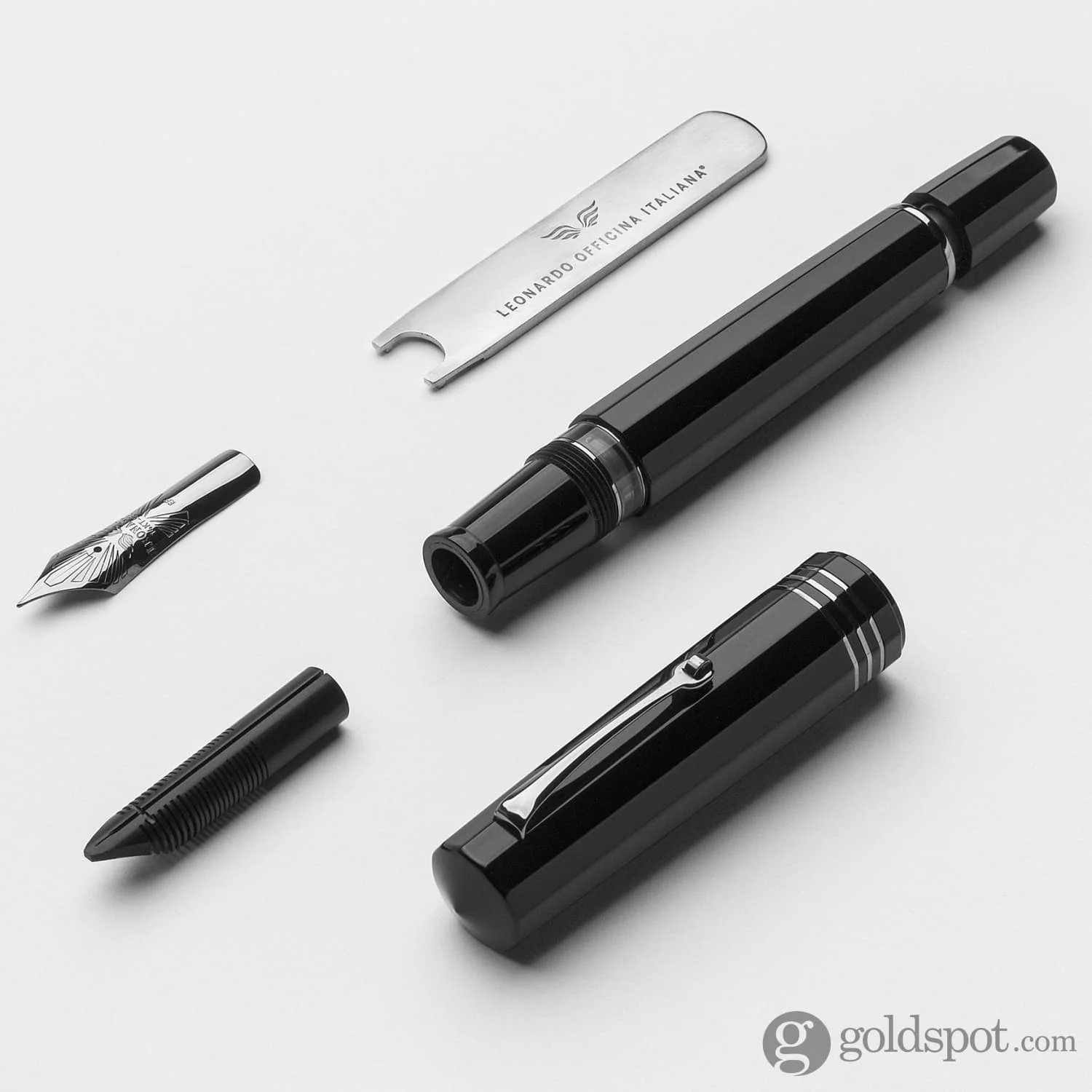 Leonardo Dodici Fountain Pen in Magmatica