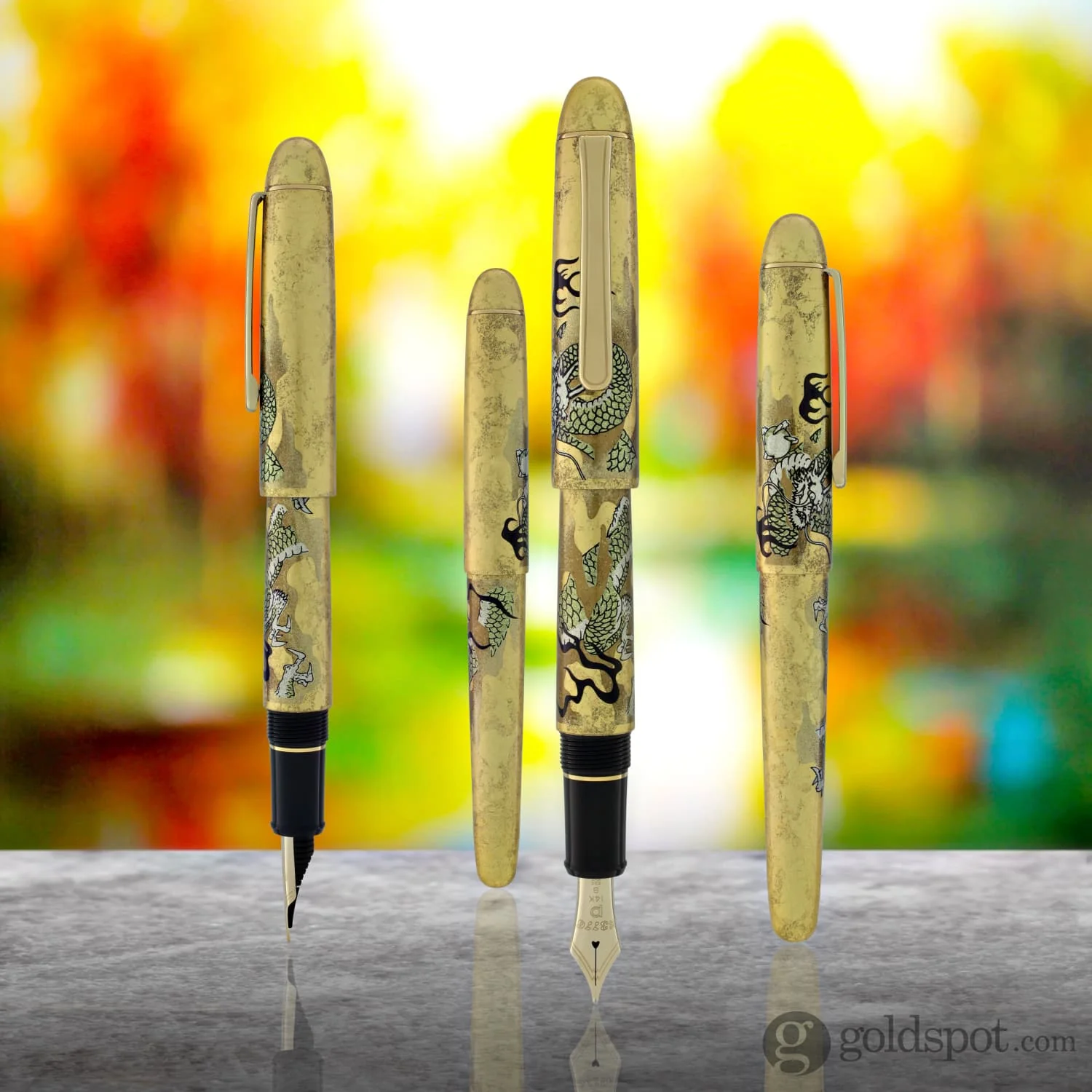 4284-platinum-kanazawa-haku-fountain-pen-in-ascending-dragon-14k-gold-10.webp Platinum Kanazawa-haku Fountain Pen in Ascending Dragon - 14K Gold