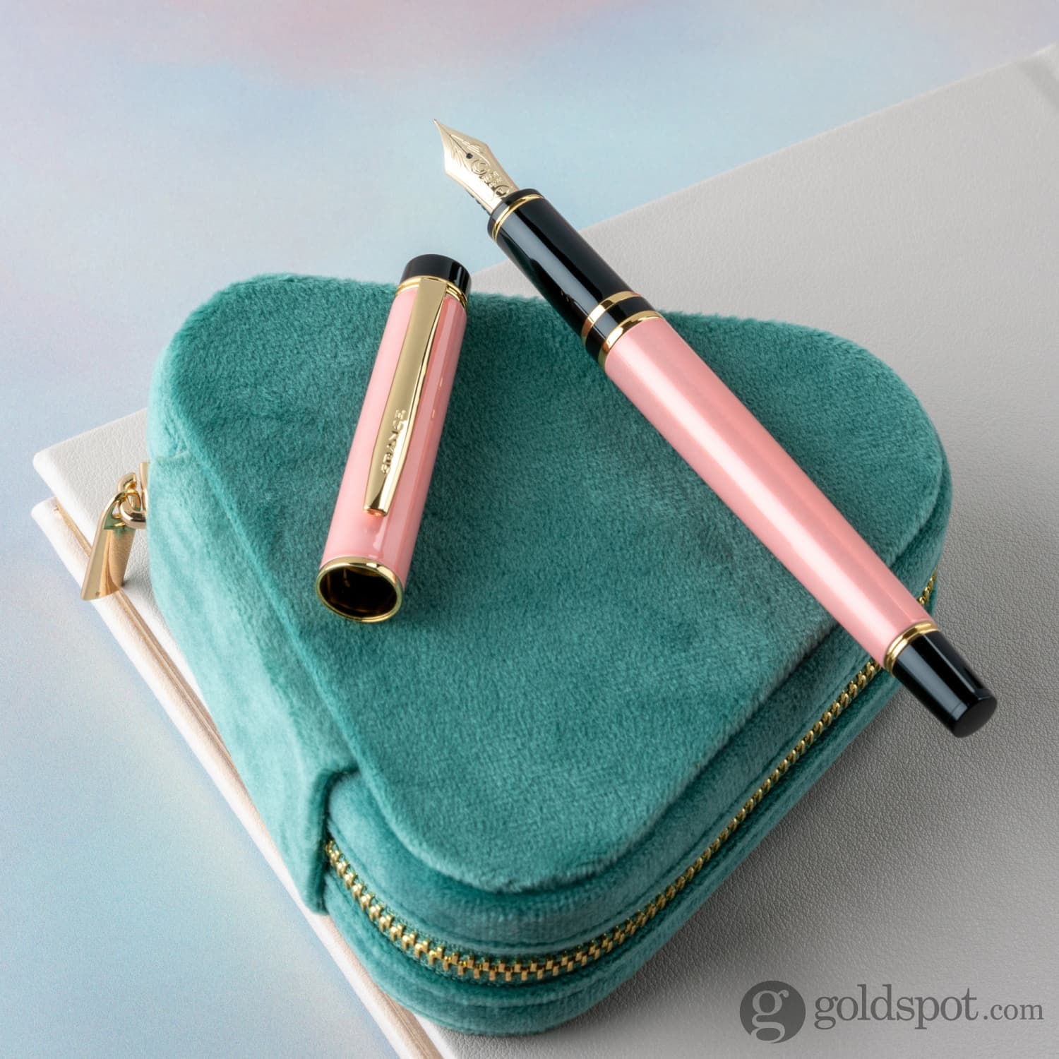 4299-pilot-grance-fountain-pen-in-pearl-pink-14k-gold-11.jpg Pilot Grance Fountain Pen in Pearl Pink - 14k Gold