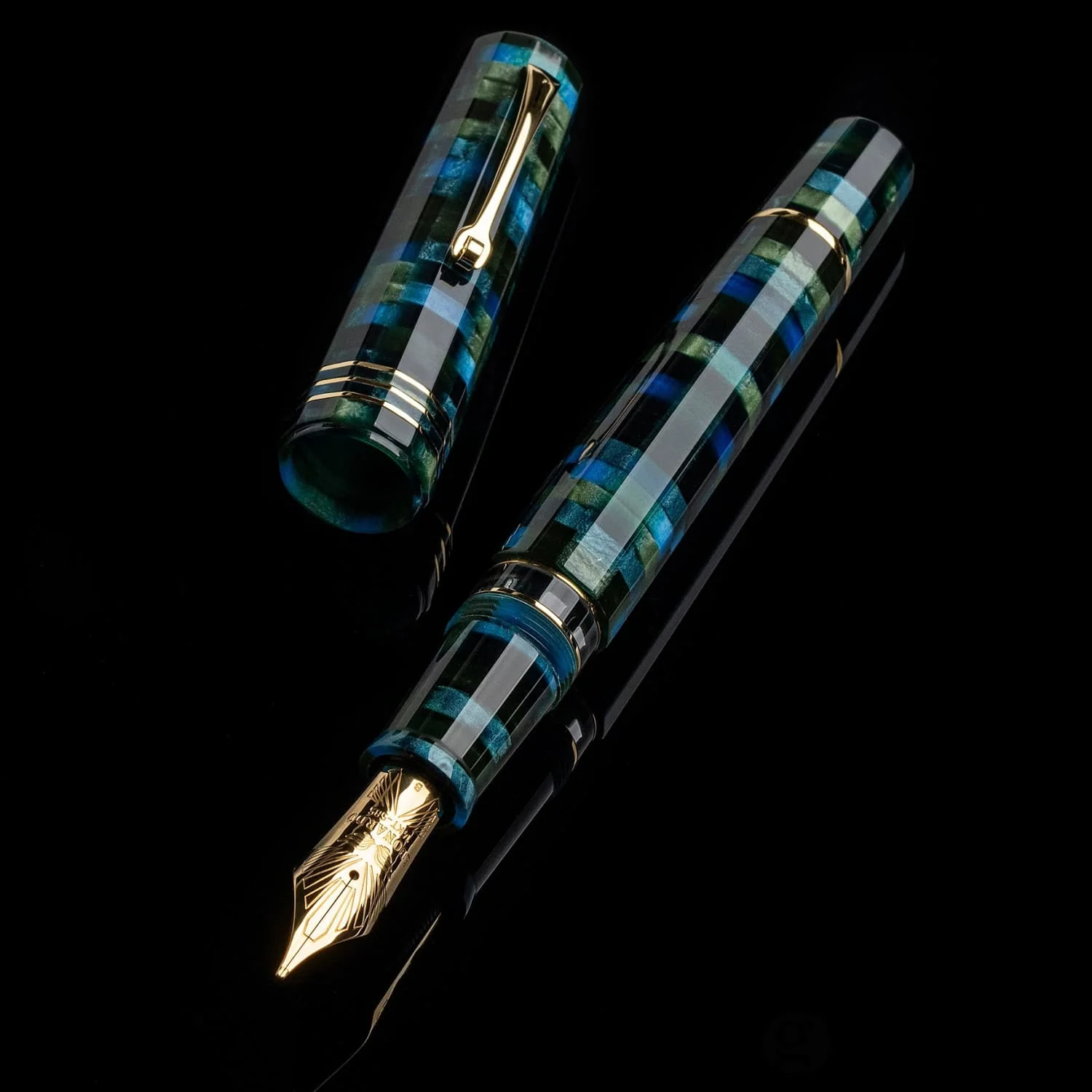 4320-leonardo-dodici-fountain-pen-in-mosaico-no.-8-size-14kt-gold-nib-2.webp Leonardo Dodici Fountain Pen in Mosaico No. 8 Size 14kt Gold Nib