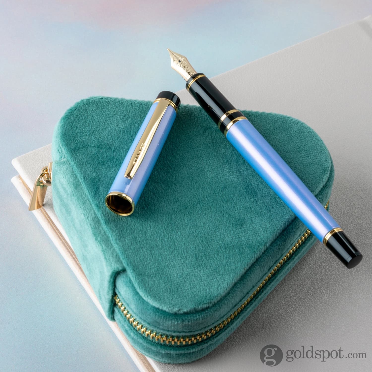 4331-pilot-grance-fountain-pen-in-serene-light-blue-14k-gold-nib-11.jpg Pilot Grance Fountain Pen in Serene Light Blue - 14k Gold Nib