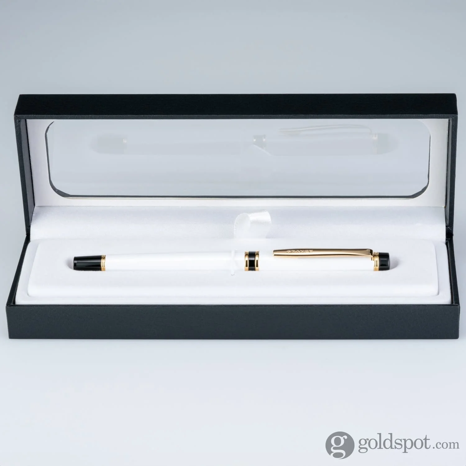 Pilot Grance Fountain Pen in Pearl White - 14k Gold Nib