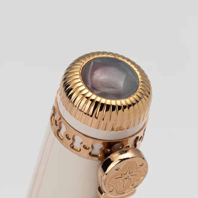 441-dominant-industry-keyno-fountain-pen-in-cherishment-8.webp Dominant Industry Keyno Fountain Pen in Cherishment