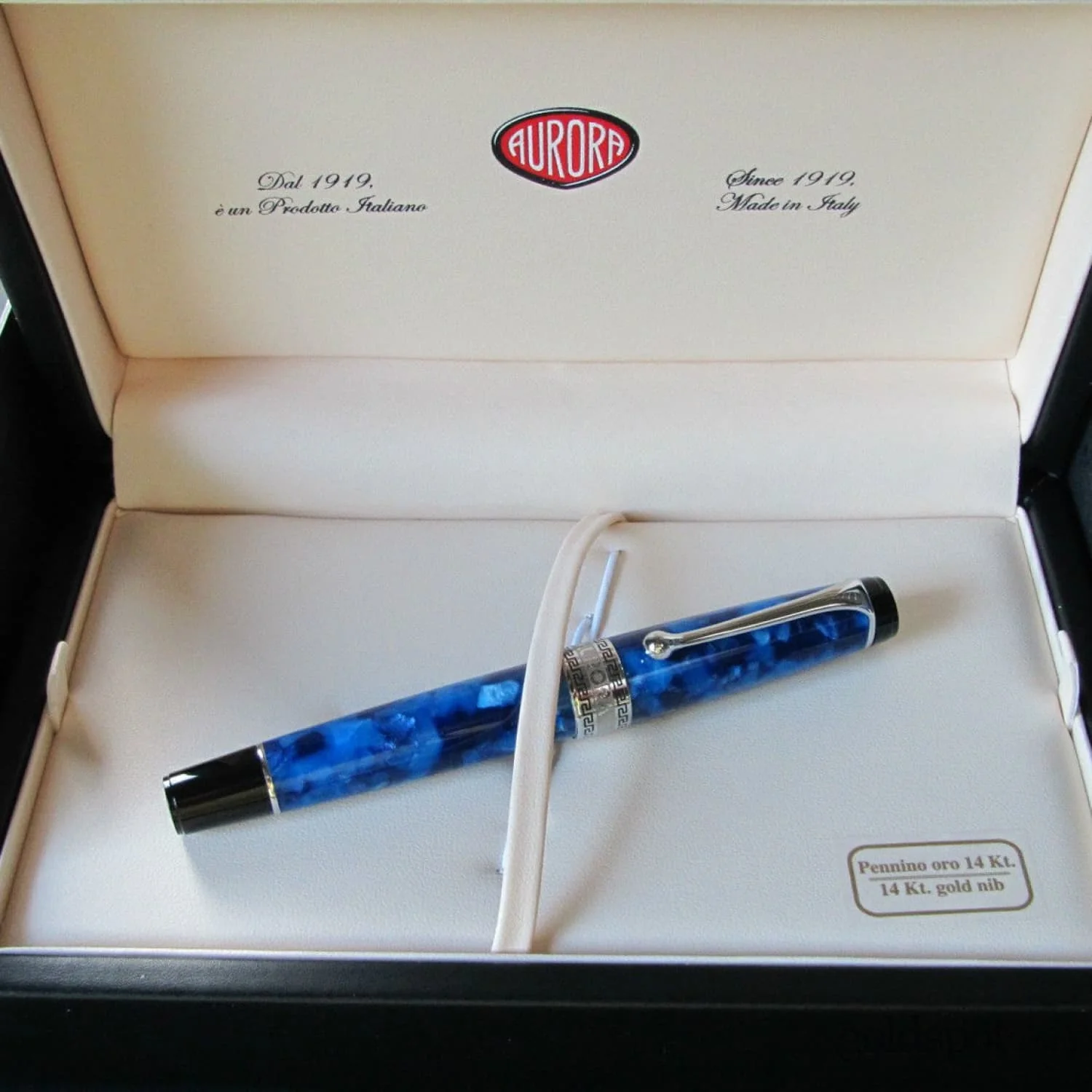 Aurora Optima Auroloide Fountain Pen in Blue with Chrome - 14K Gold Fine Point