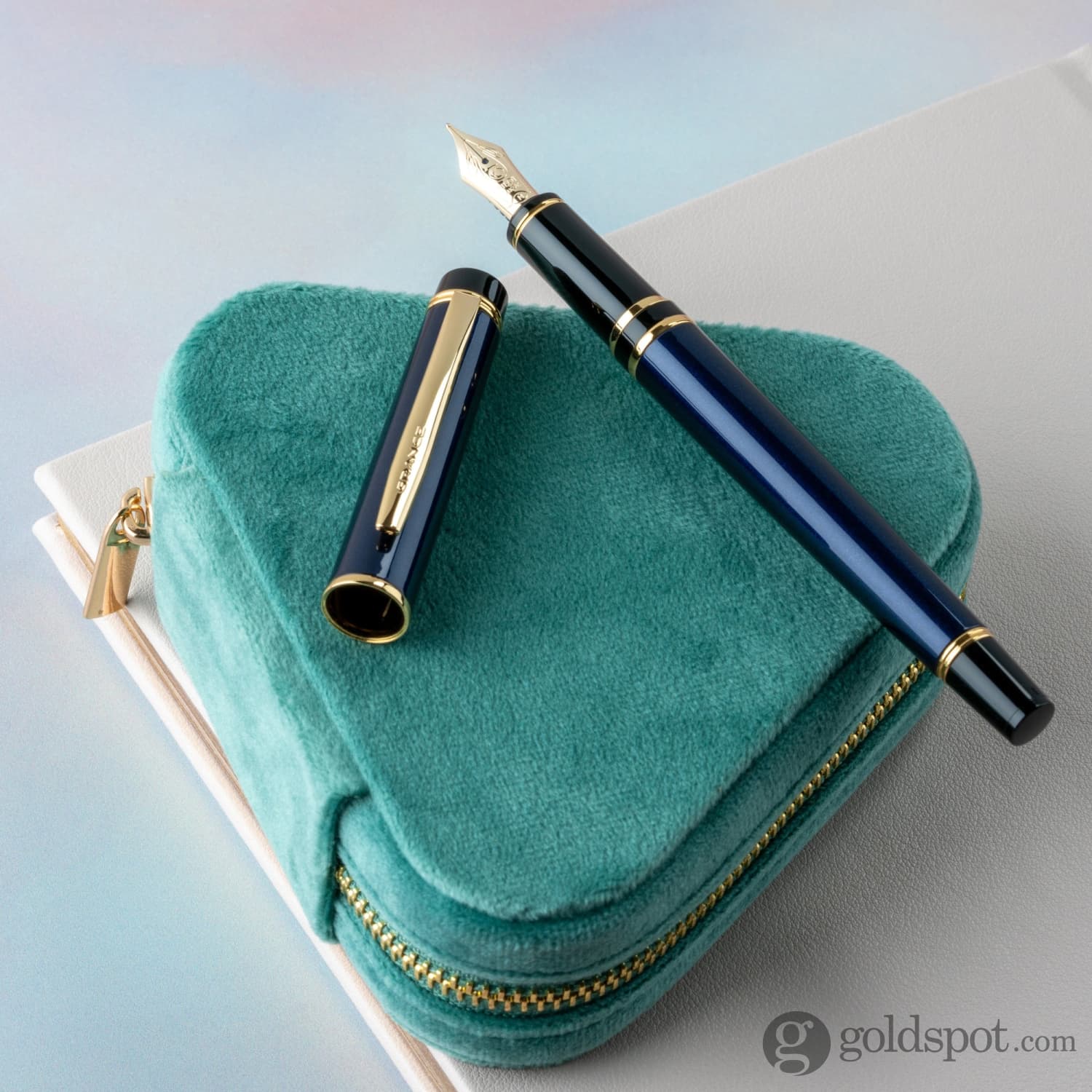 4623-pilot-grance-fountain-pen-in-deep-navy-blue-14k-gold-nib-11.jpg Pilot Grance Fountain Pen in Deep Navy Blue - 14k Gold Nib
