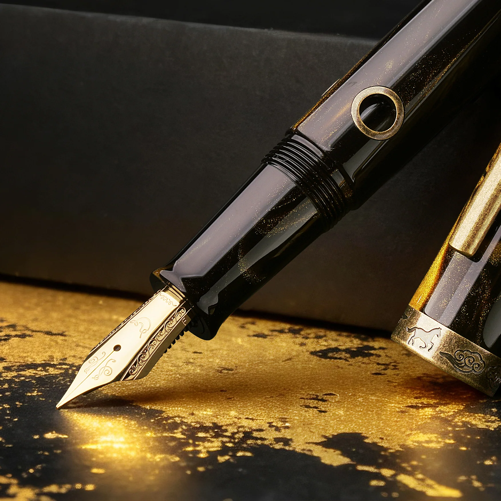 466-nahvalur-nautilus-fountain-pen-in-year-of-the-horse-3.webp Nahvalur Nautilus Fountain Pen in Year of the Horse