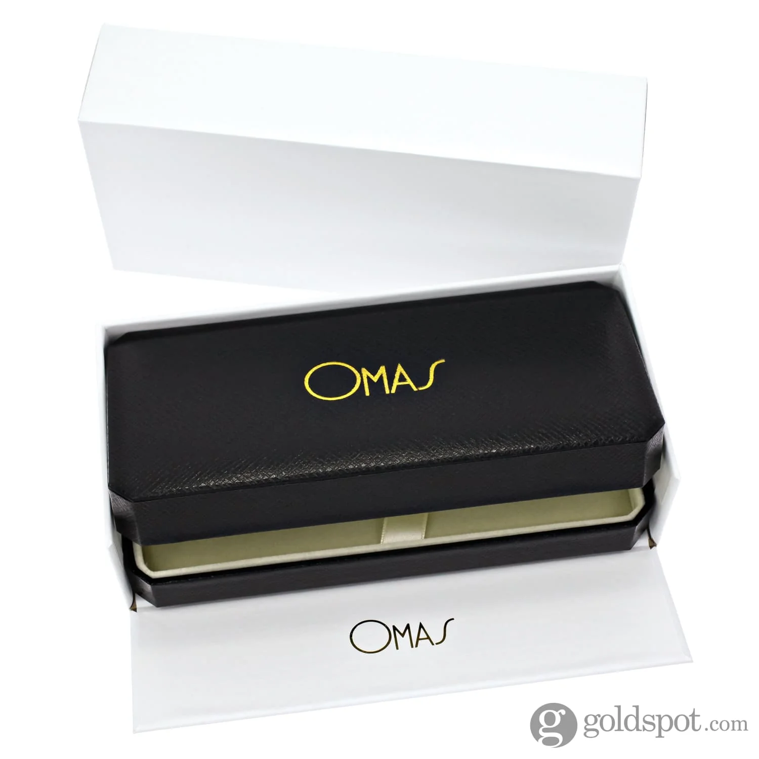 4704-omas-bologna-fountain-pen-in-azzurro-diamante-diamond-blue-with-gold-trim-9.webp Omas Bologna Fountain Pen in Azzurro Diamante (Diamond Blue) with Gold Trim