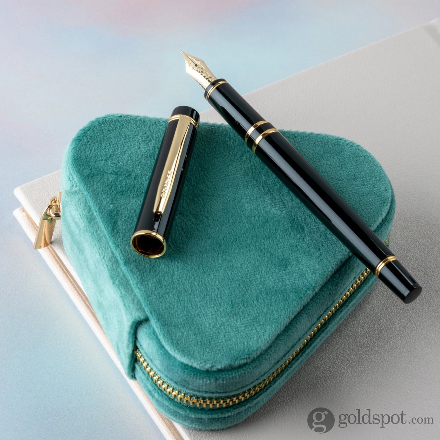 4826-pilot-grance-fountain-pen-in-classic-black-14k-gold-nib-10.jpg Pilot Grance Fountain Pen in Classic Black - 14k Gold Nib