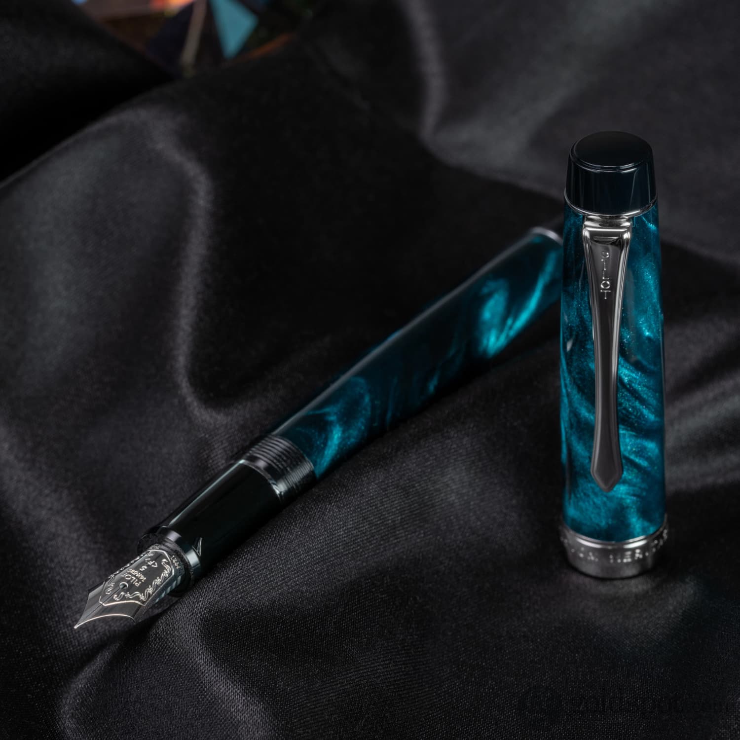Pilot Custom Heritage SE Fountain Pen in Marble Green with Silver Trim - 14kt Gold