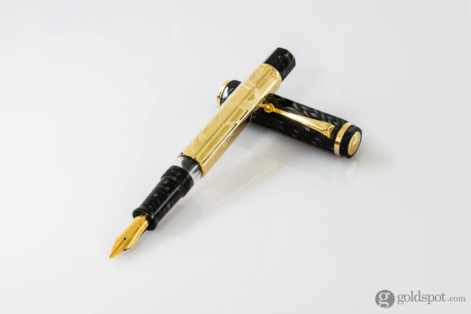 4925-omas-king-cobra-fountain-pen-with-cobra-stack-nib-limited-edition-4.webp Omas King Cobra Fountain Pen with Cobra Stack Nib - Limited Edition