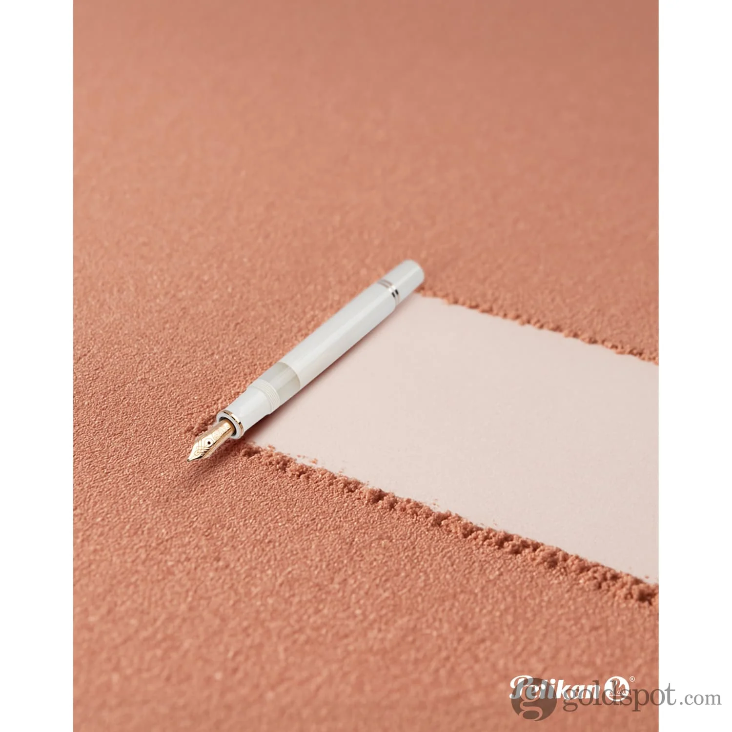 Pelikan Souveran 600 Fountain Pen in White & Rose Gold Trim