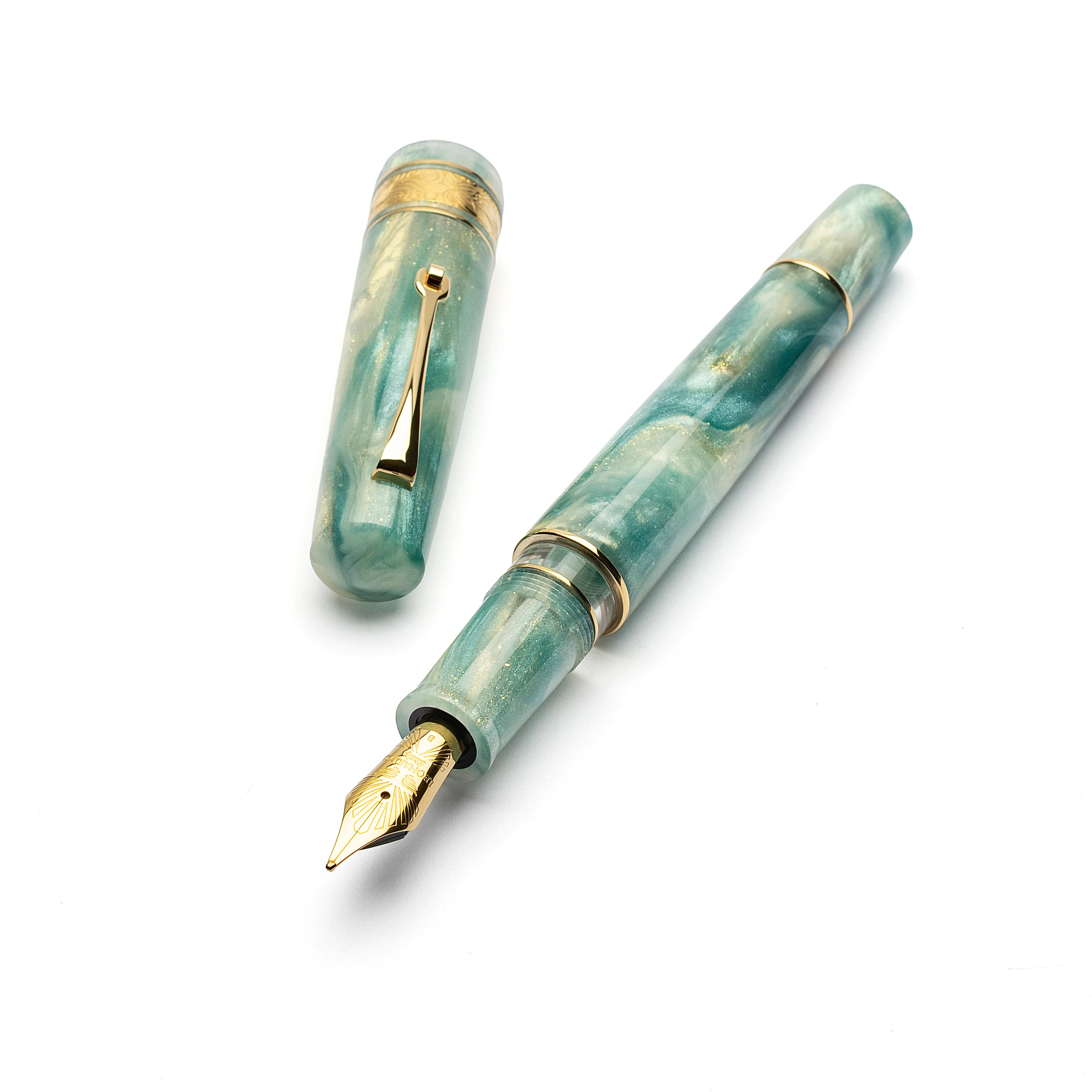 Leonardo Momento Zero Grande 2.0 Fountain Pen in Ortensia, Gold Trim No. 6 Size Nib
