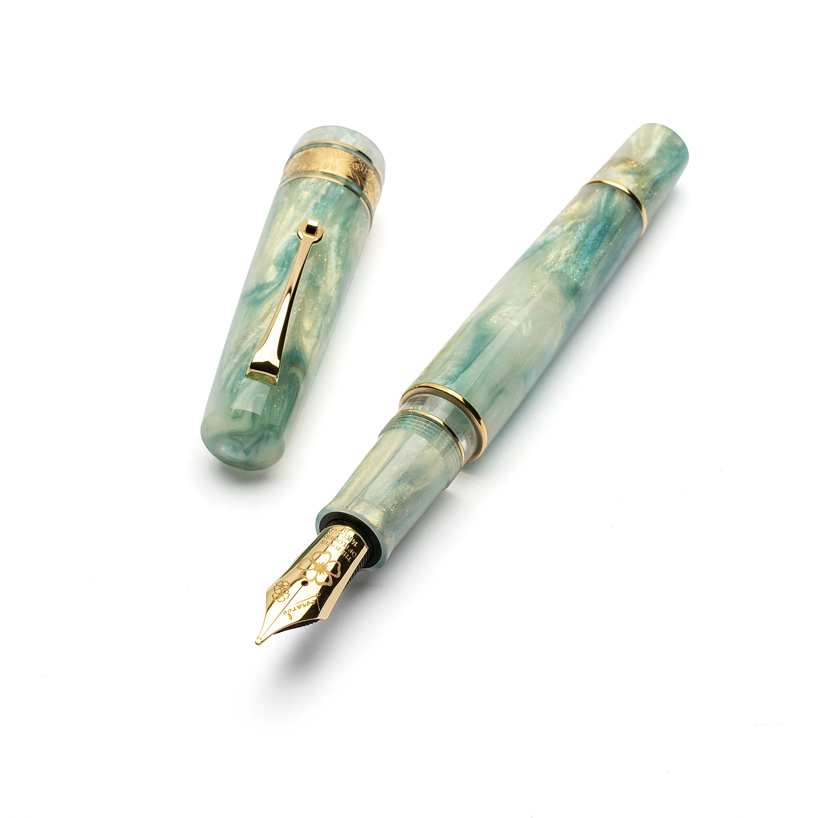 5015-leonardo-momento-zero-grande-2.0-fountain-pen-in-ortensia-gold-trim-no.-6-size-nib-2.webp Leonardo Momento Zero Grande 2.0 Fountain Pen in Ortensia, Gold Trim No. 6 Size Nib