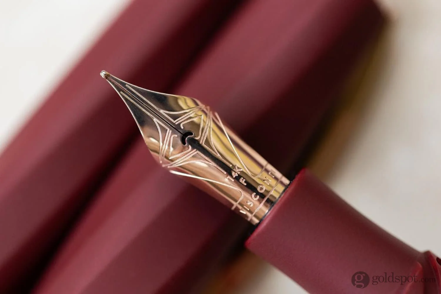5047-visconti-divinia-fountain-pen-in-matte-bordeaux-10.webp Visconti Divinia Fountain Pen in Matte Bordeaux