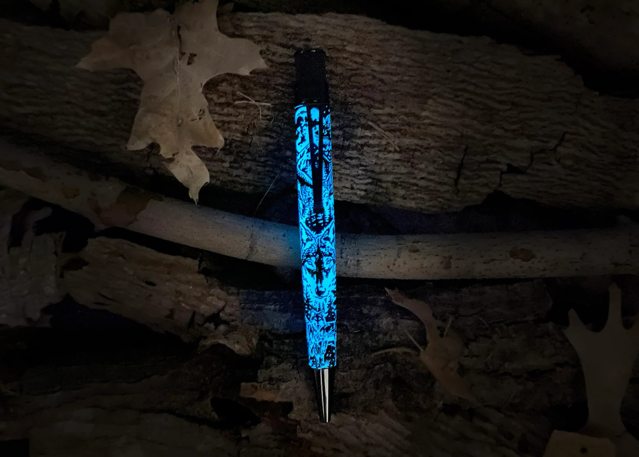 515-retro-51-tornado-wolf-rescue-ballpoint-pen-4.webp Retro 51 Tornado Wolf Rescue Ballpoint Pen