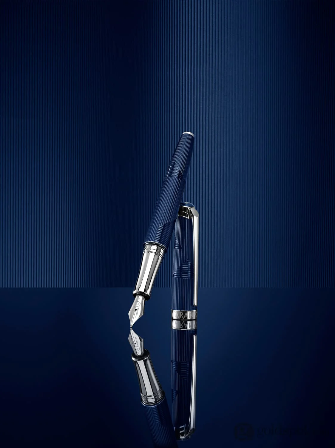 5370-caran-d-ache-leman-fountain-pen-in-bleu-marin-18k-gold-5.webp Caran d'Ache Léman Fountain Pen in Bleu Marin - 18K Gold