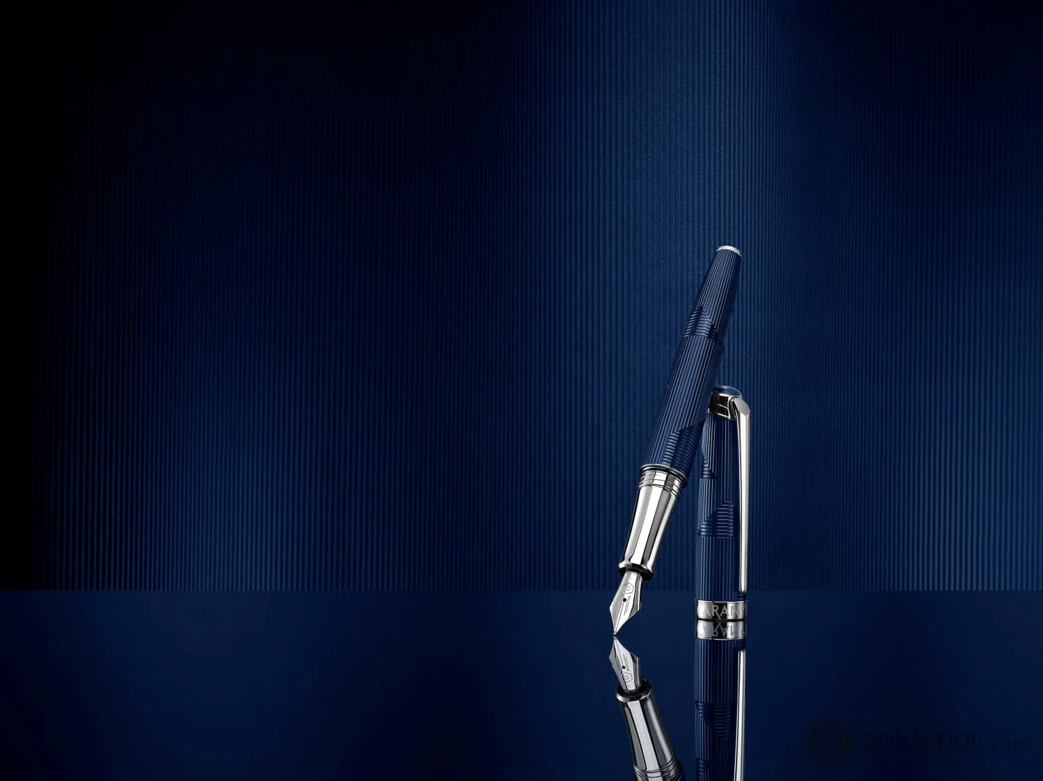 5370-caran-d-ache-leman-fountain-pen-in-bleu-marin-18k-gold-6.webp Caran d'Ache Léman Fountain Pen in Bleu Marin - 18K Gold