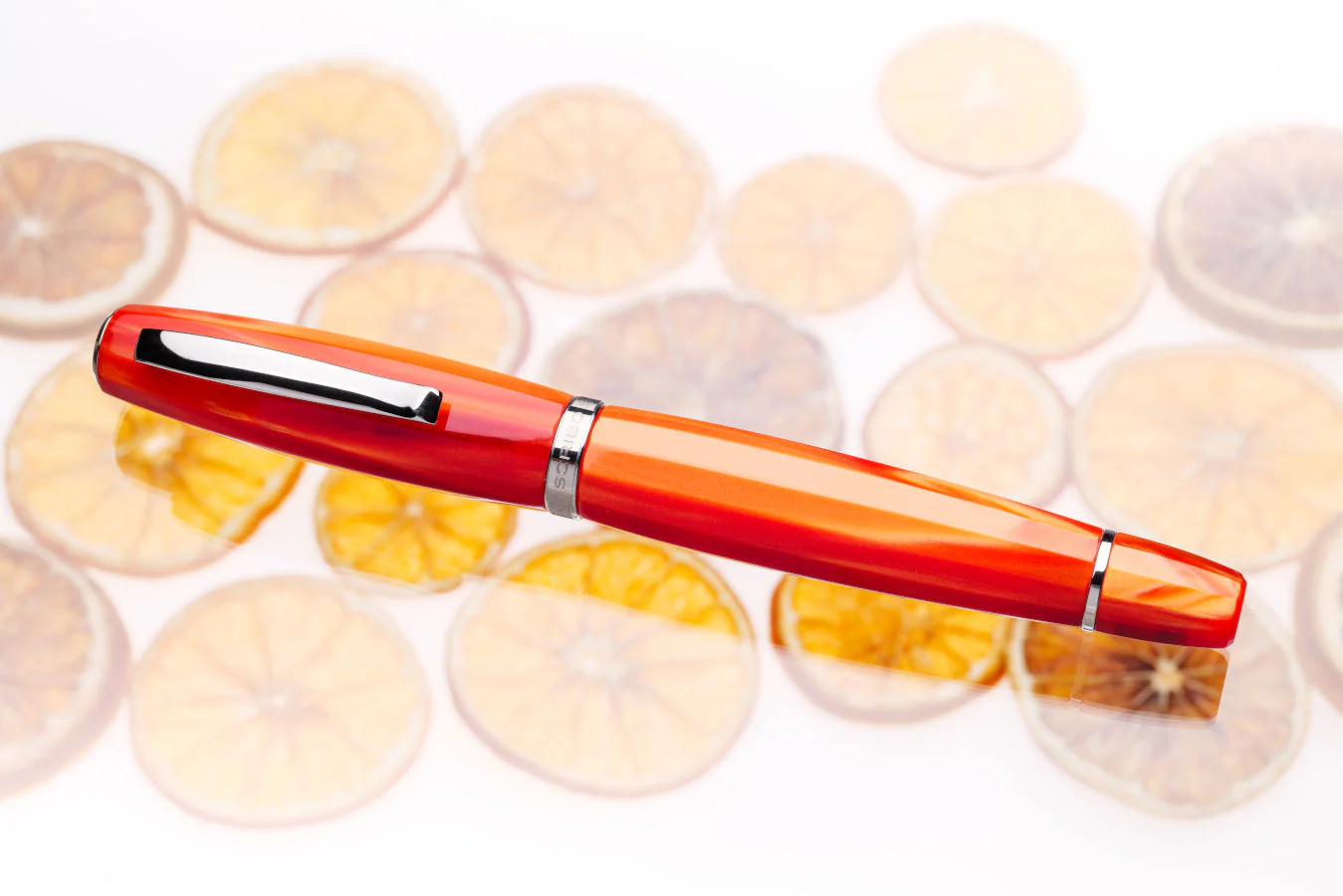 5473-scribo-feel-fountain-pen-in-arancia-with-platinum-trim-12.webp Scribo Feel Fountain Pen in Arancia with Platinum Trim