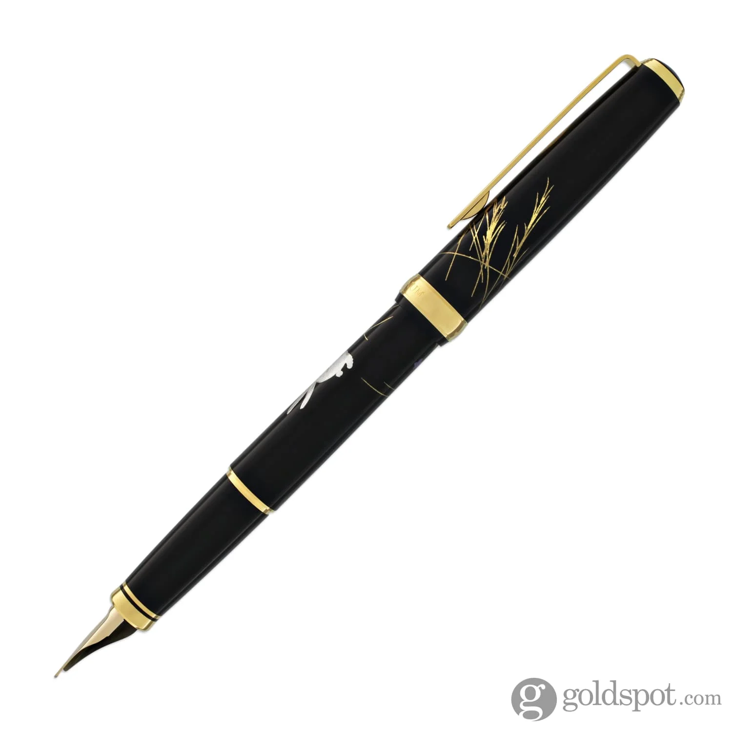 5486-platinum-classic-maki-e-fountain-pen-in-moon-and-rabbit-design-18k-gold-3.webp Platinum Classic Maki-e Fountain Pen in Moon and Rabbit Design - 18K Gold