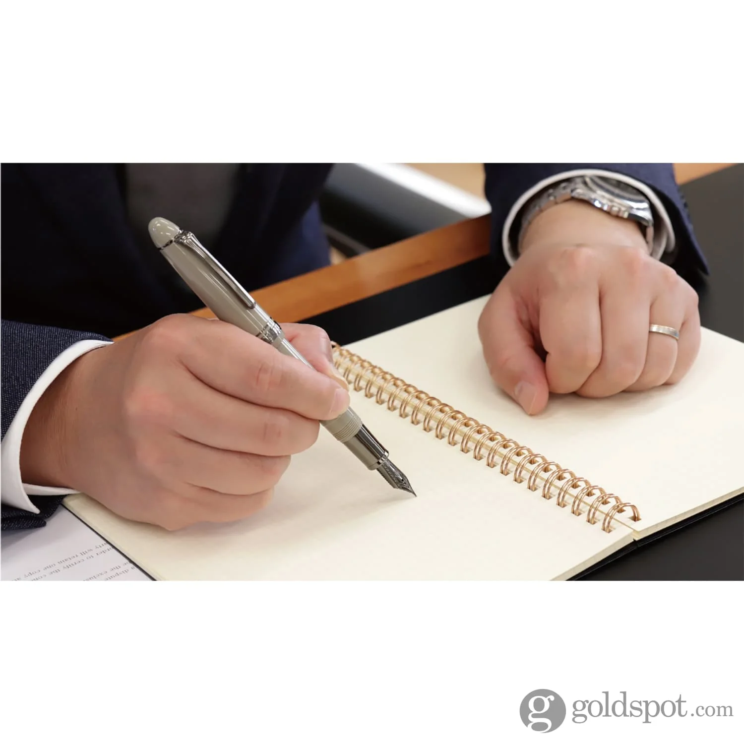 5571-sailor-1911-large-fountain-pen-in-themis-with-black-ip-trim-21kt-gold-nib-9.webp Sailor 1911 Large Fountain Pen in Themis with Black IP Trim - 21kt Gold Nib