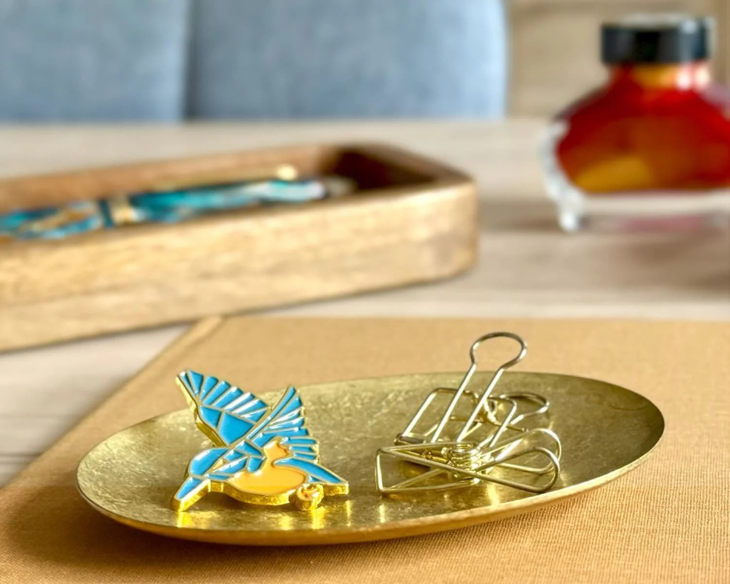 577-esterbrook-x-bungubox-kingfisher-lapel-pin-1.webp Esterbrook x Bungubox Kingfisher Lapel Pin